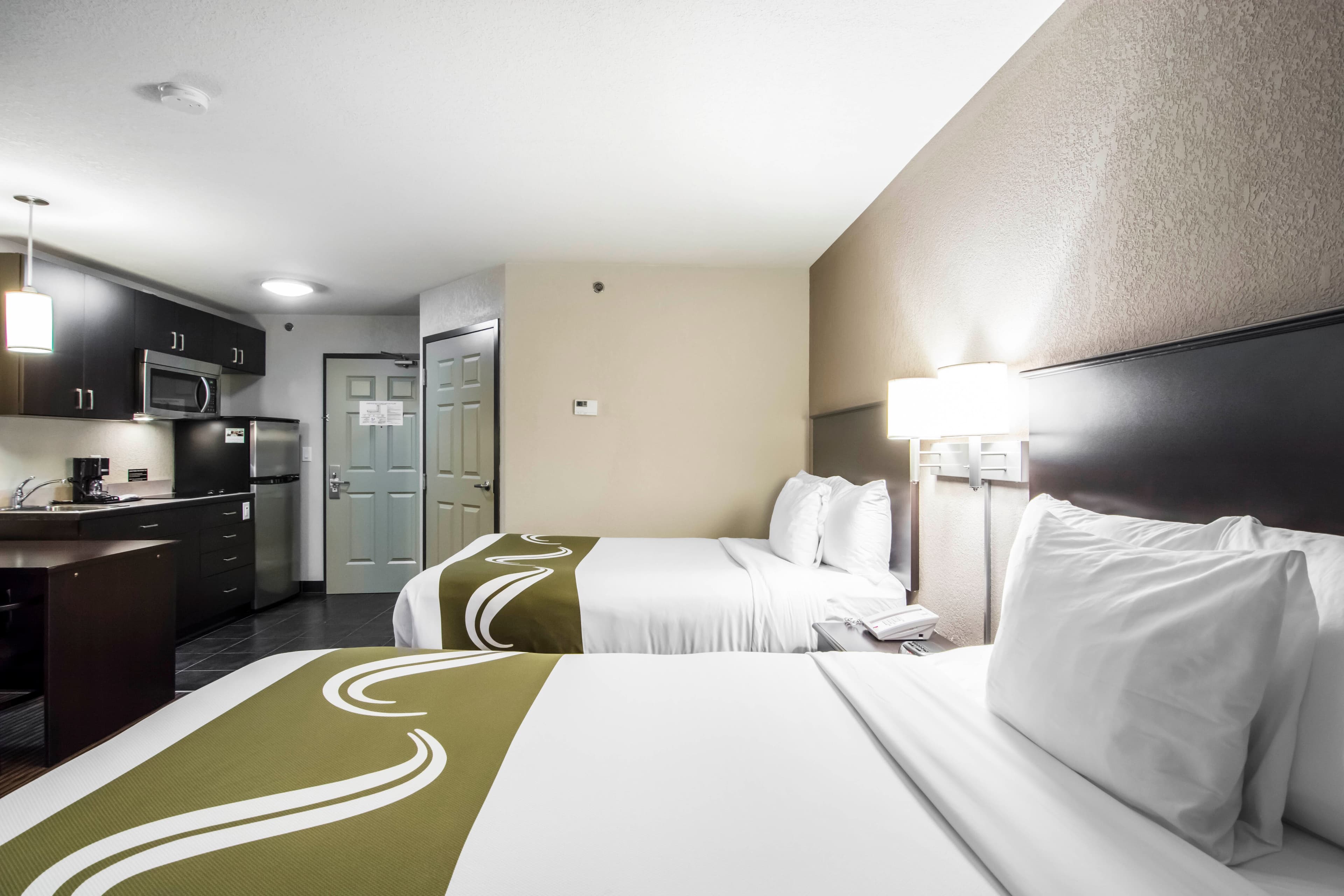 Quality Inn & Suites Thompson - Image 4