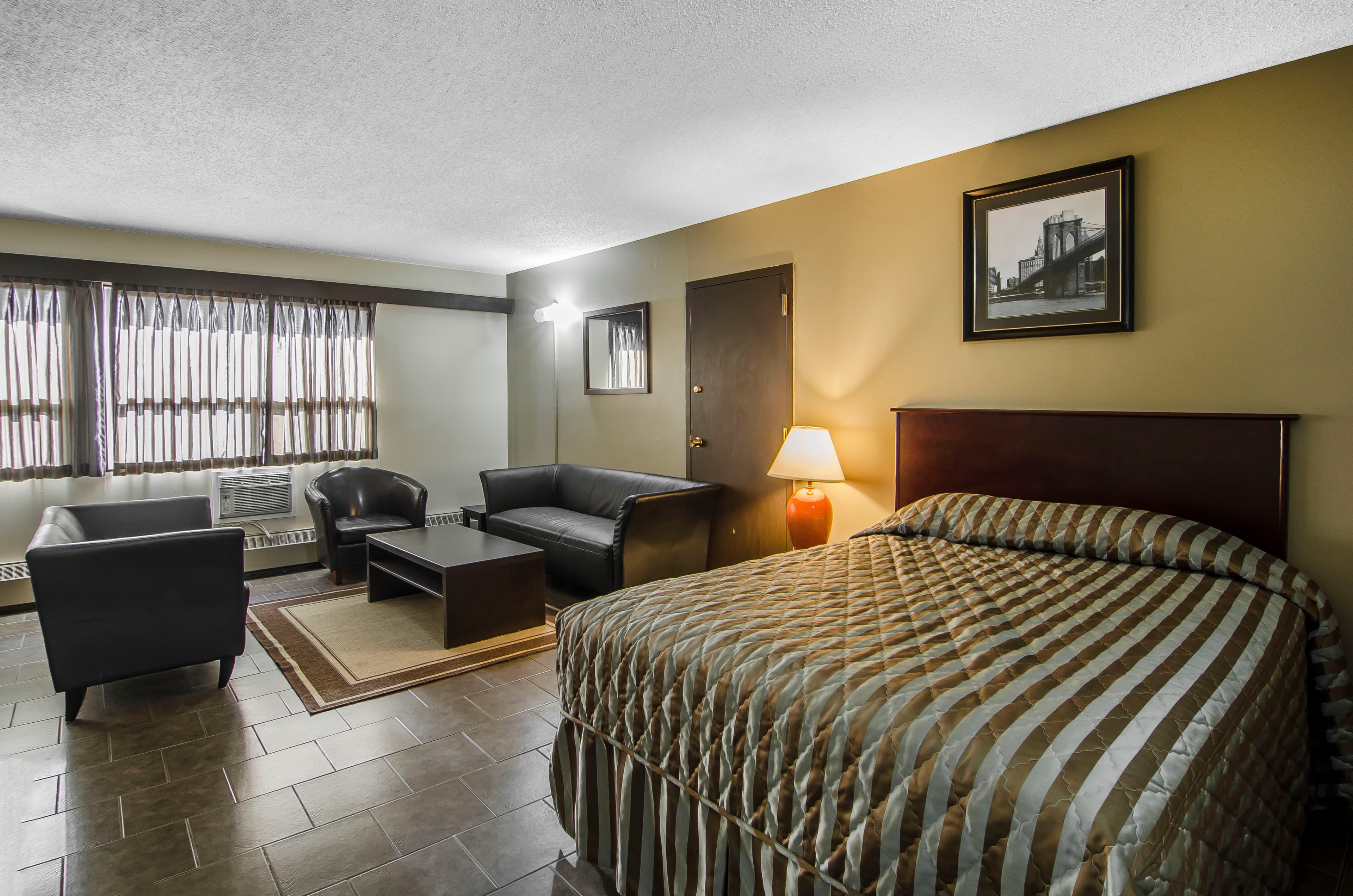 Econo Lodge — 6