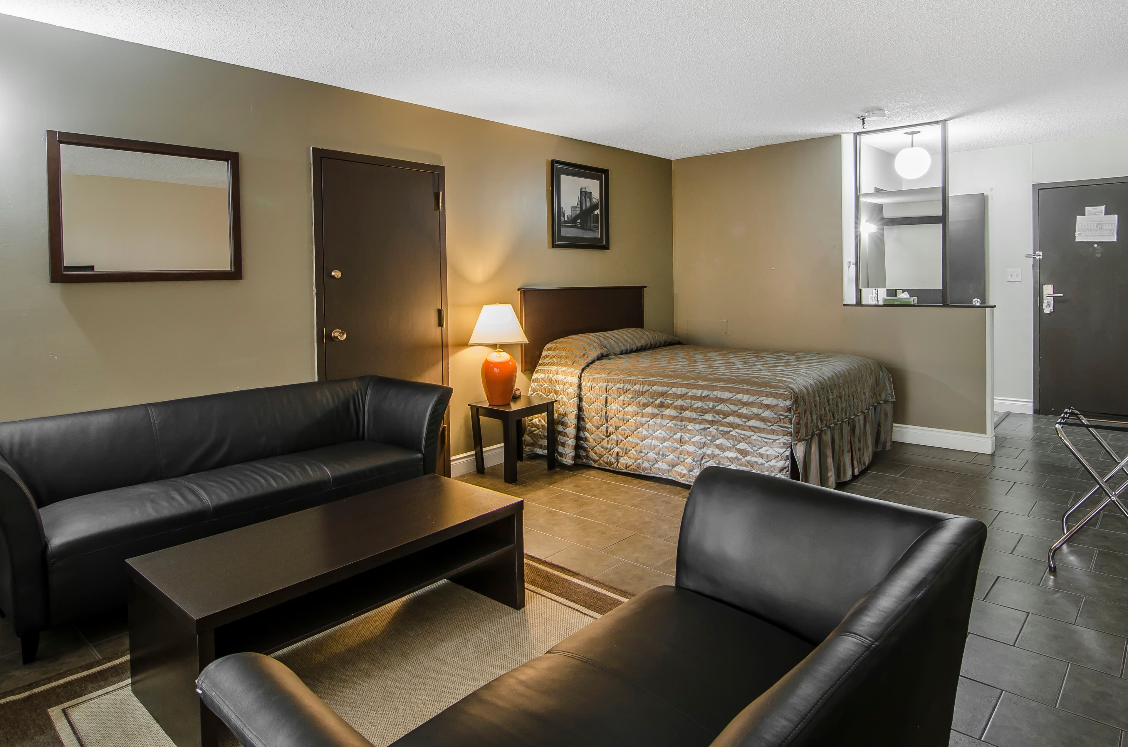 Econo Lodge — 7