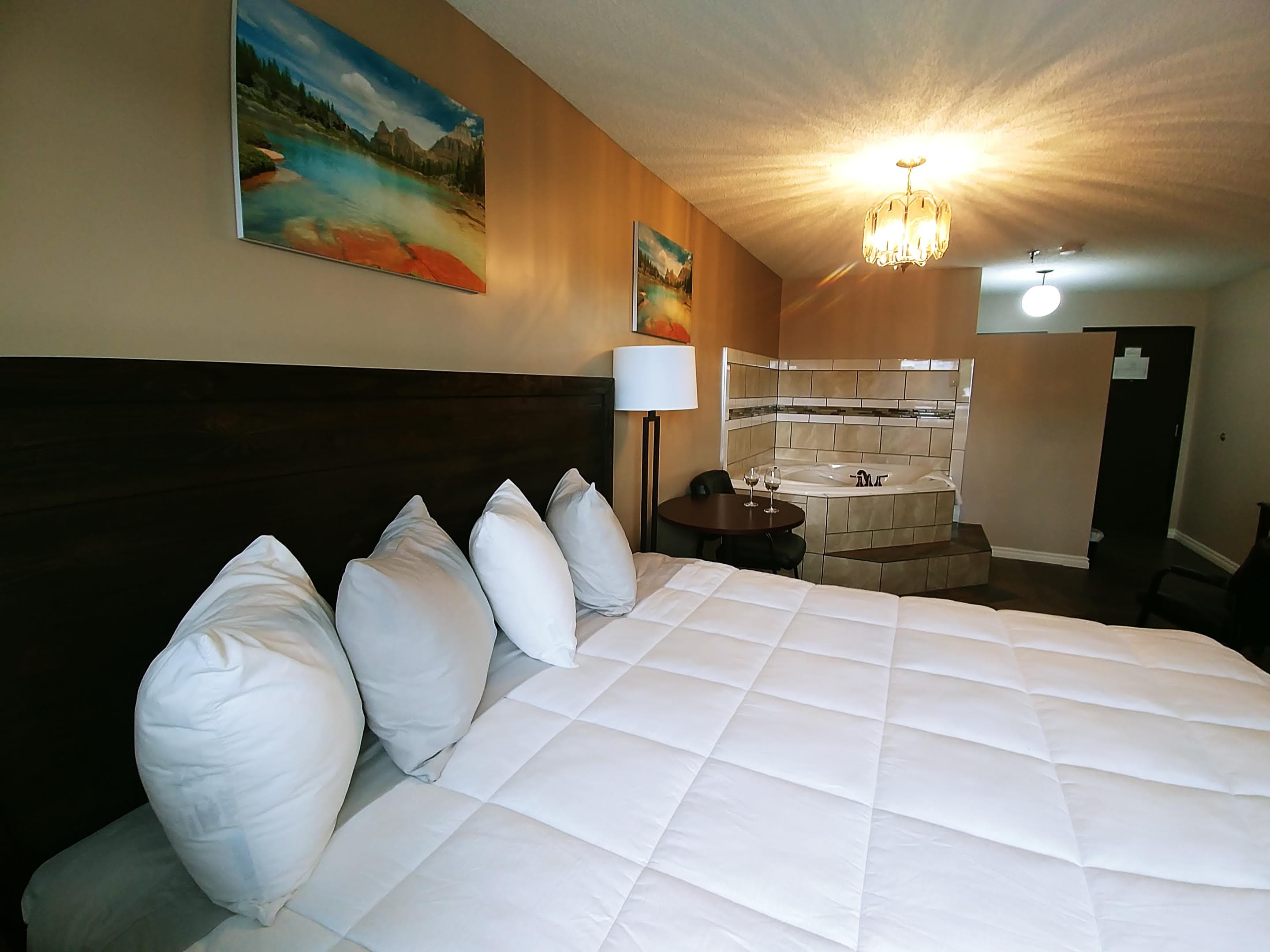 Econo Lodge — 10