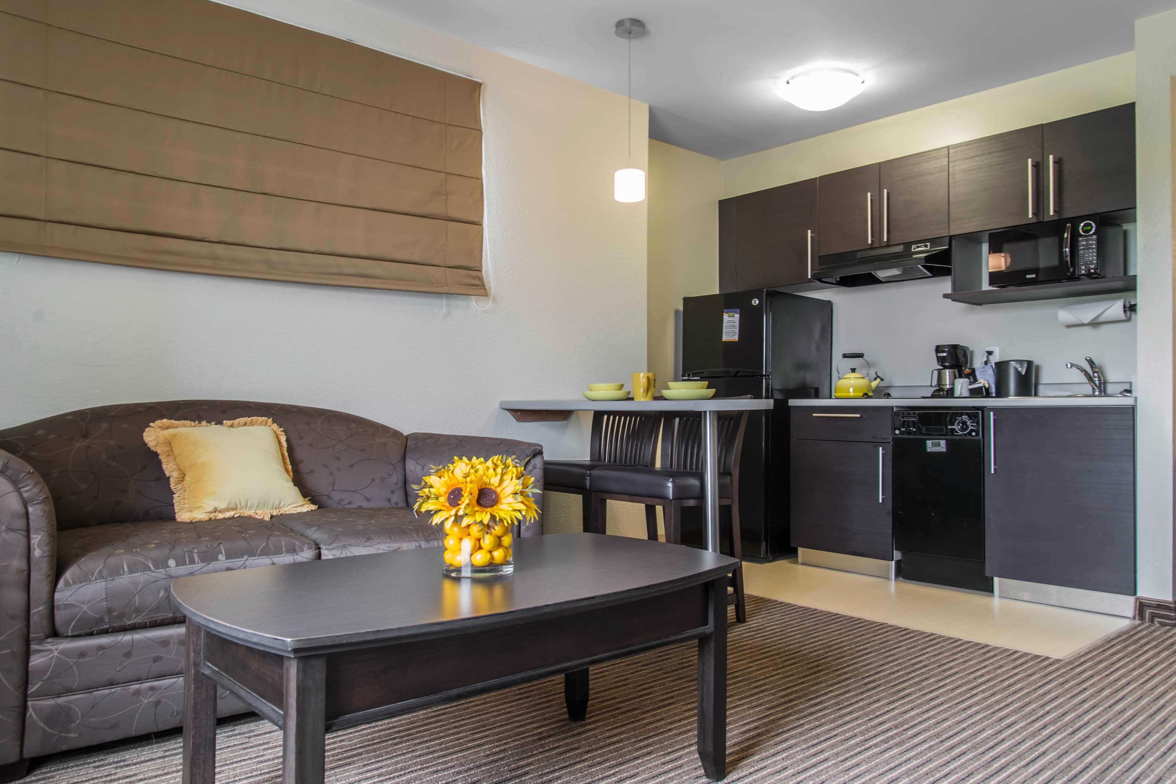 MainStay Suites Winnipeg - Image 4