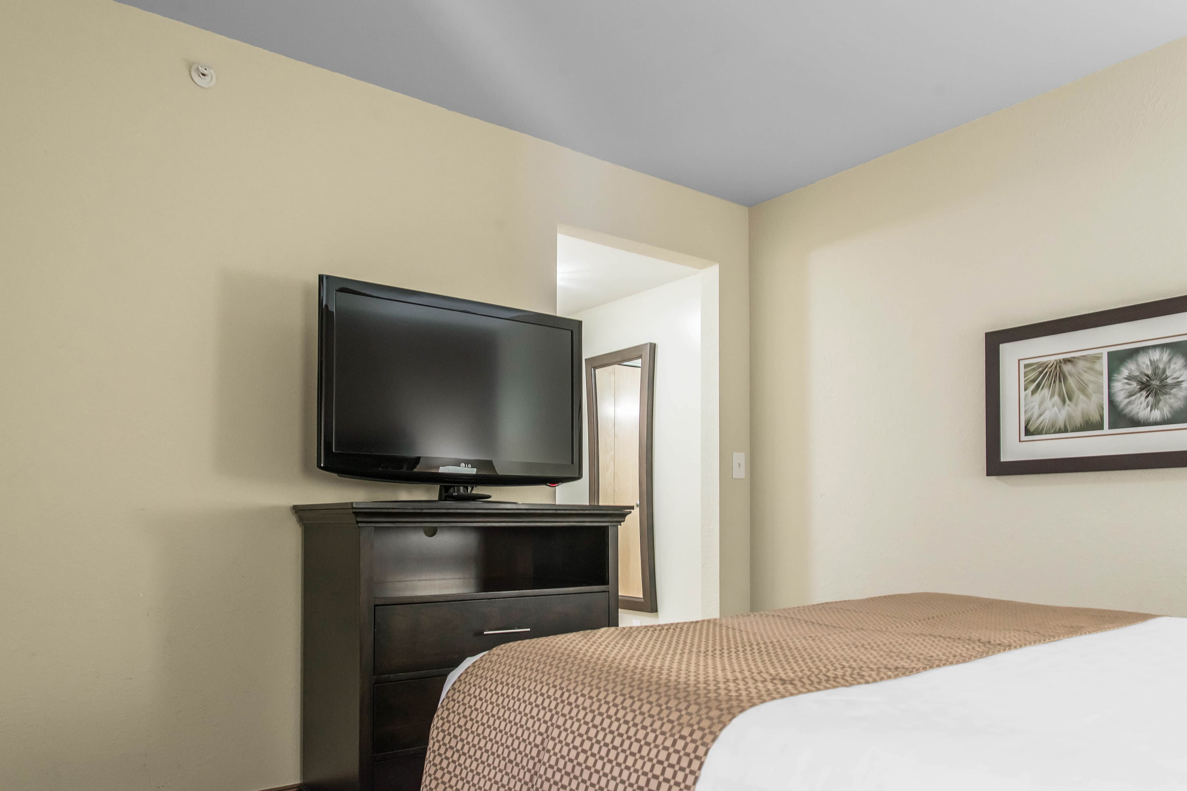MainStay Suites Winnipeg — 24