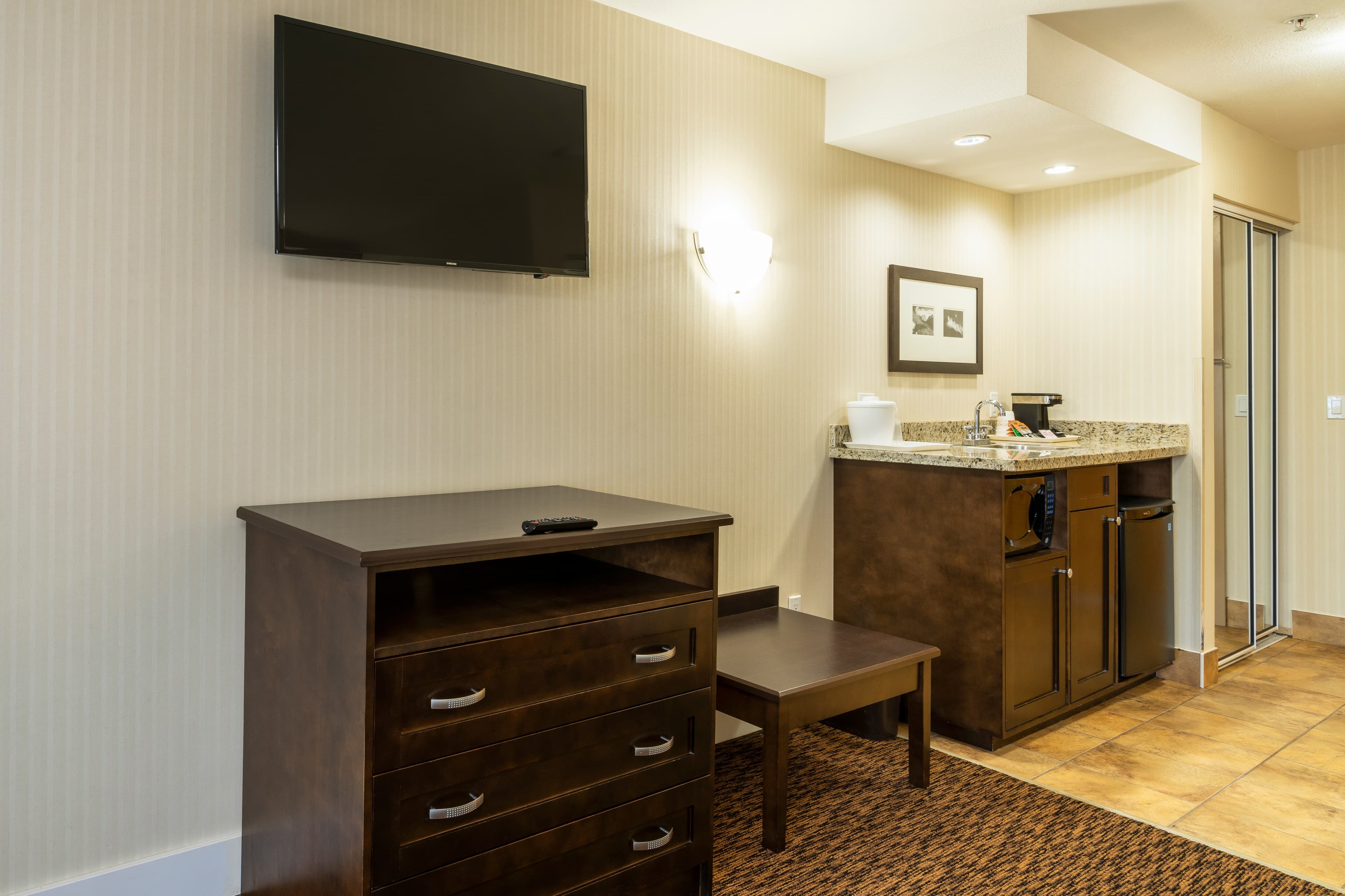 Comfort Inn & Suites — 8
