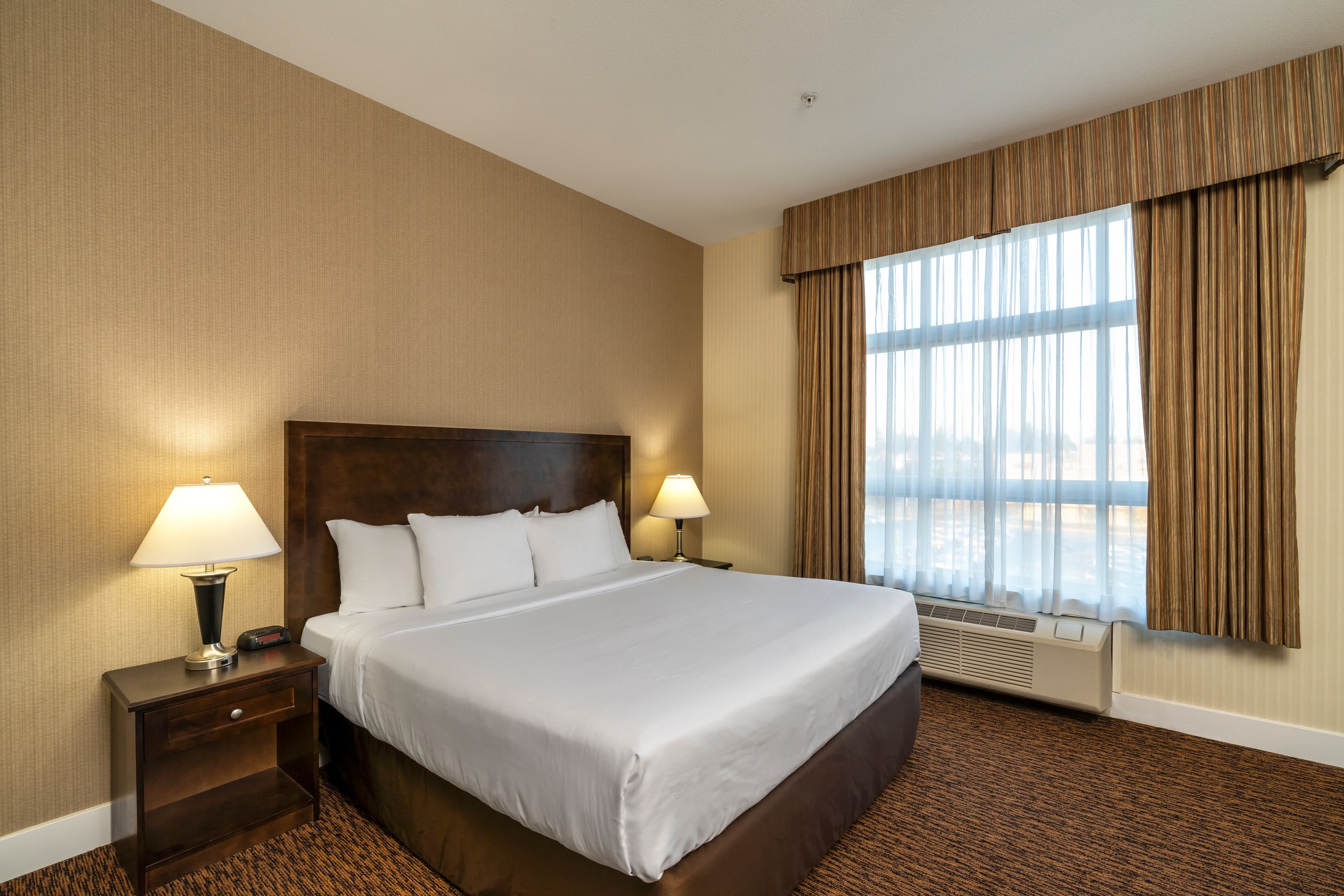Comfort Inn & Suites — 14