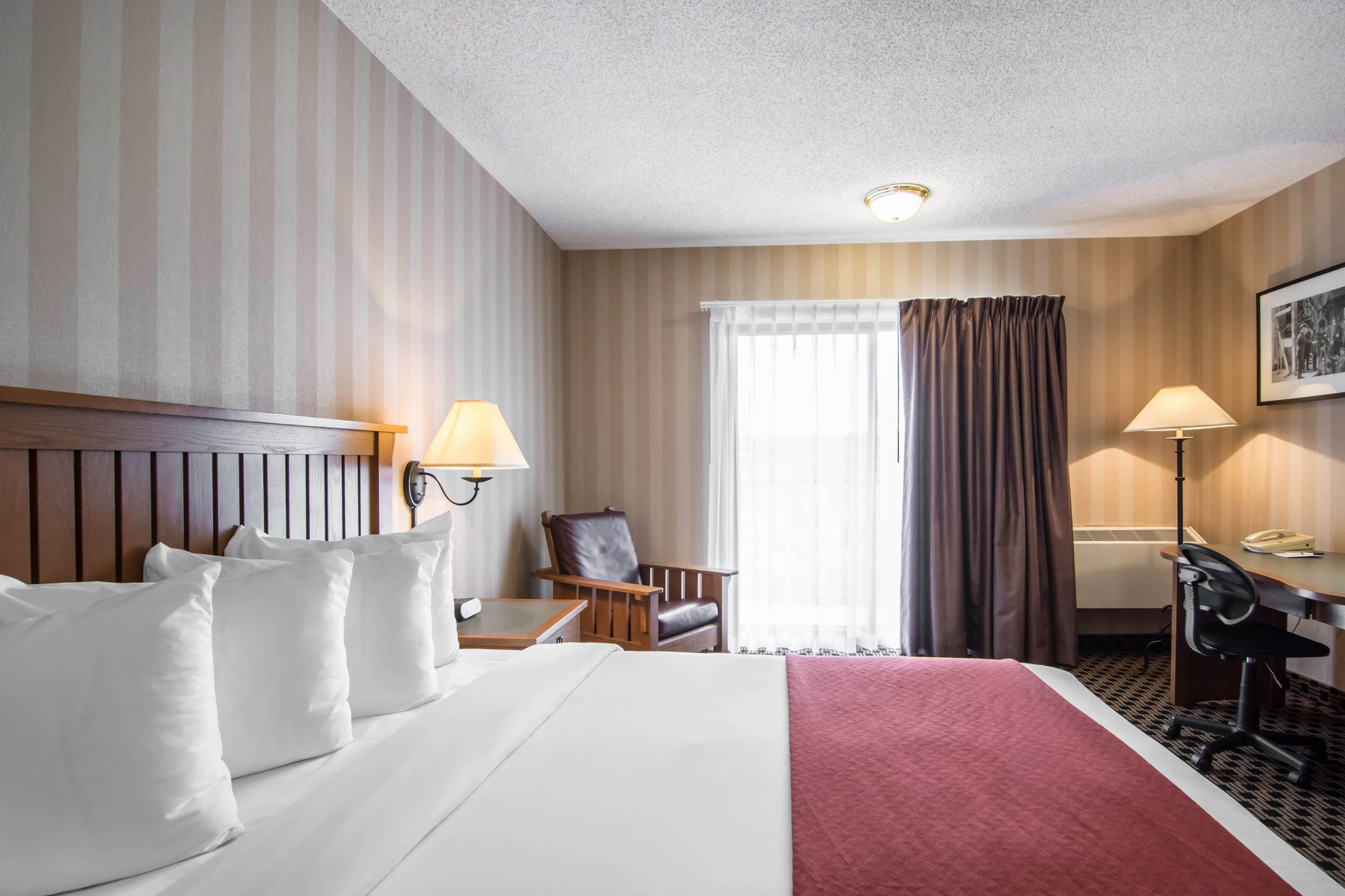 Quality Hotel — 8