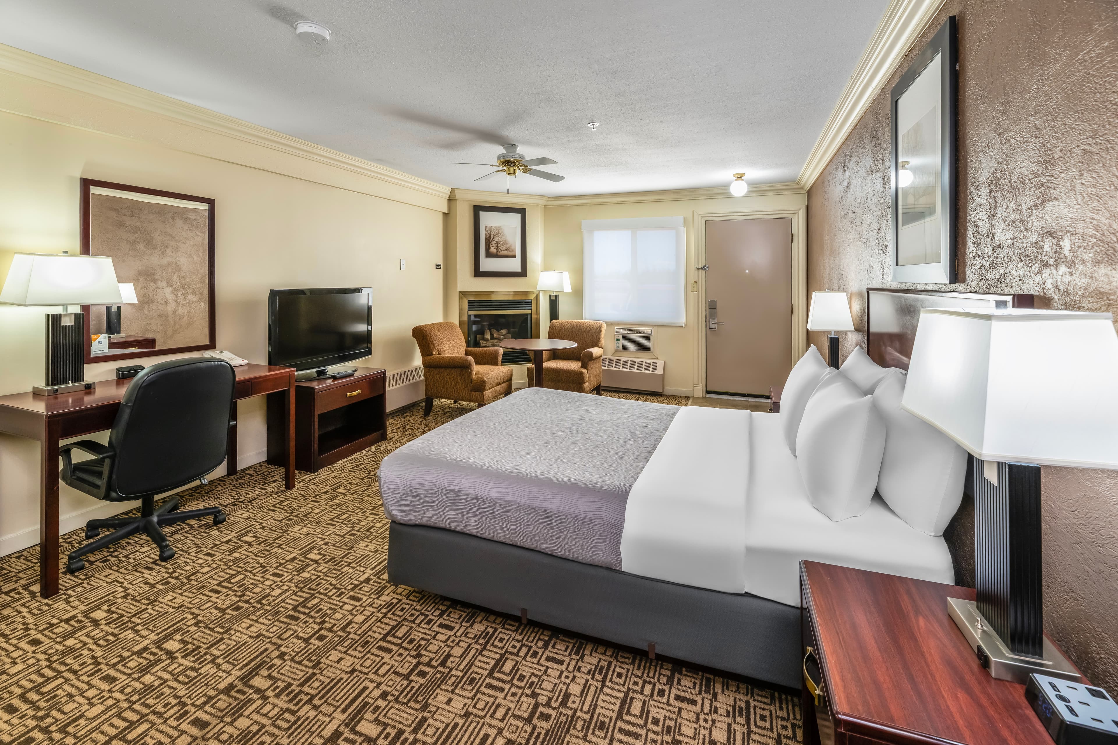 Quality Inn & Suites - Image 2