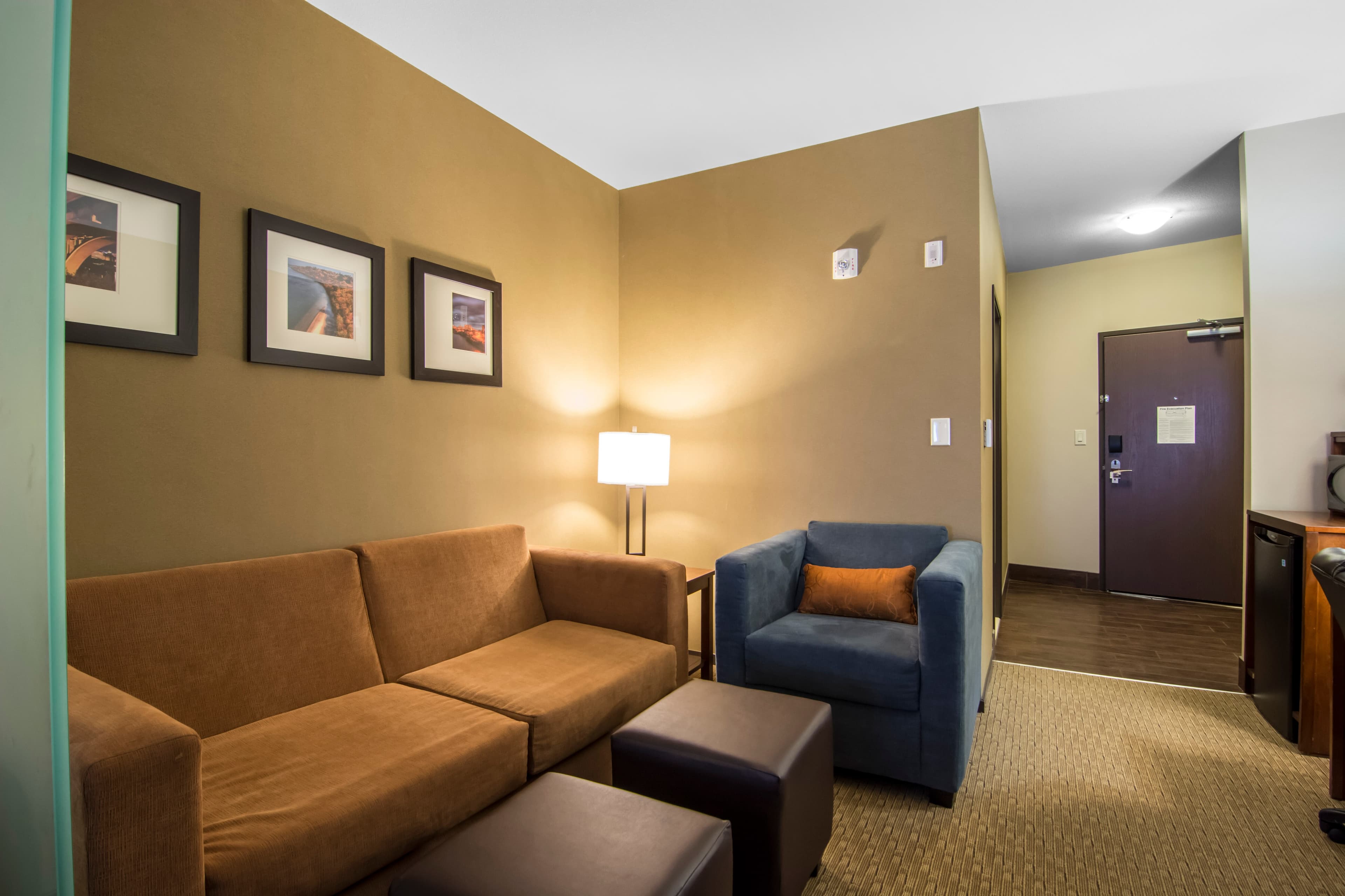 Comfort Suites - Image 4