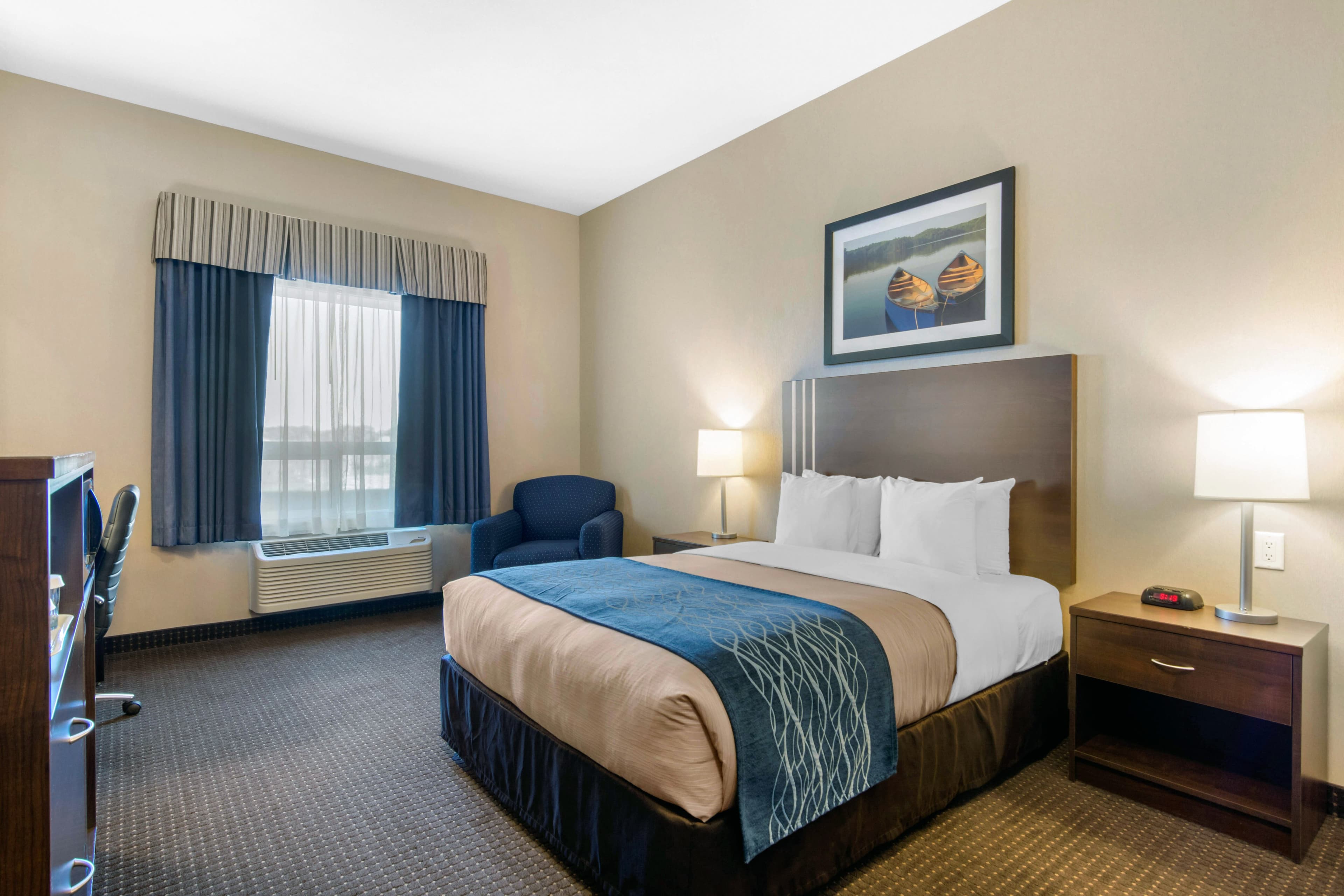 Comfort Inn & Suites - Image 2