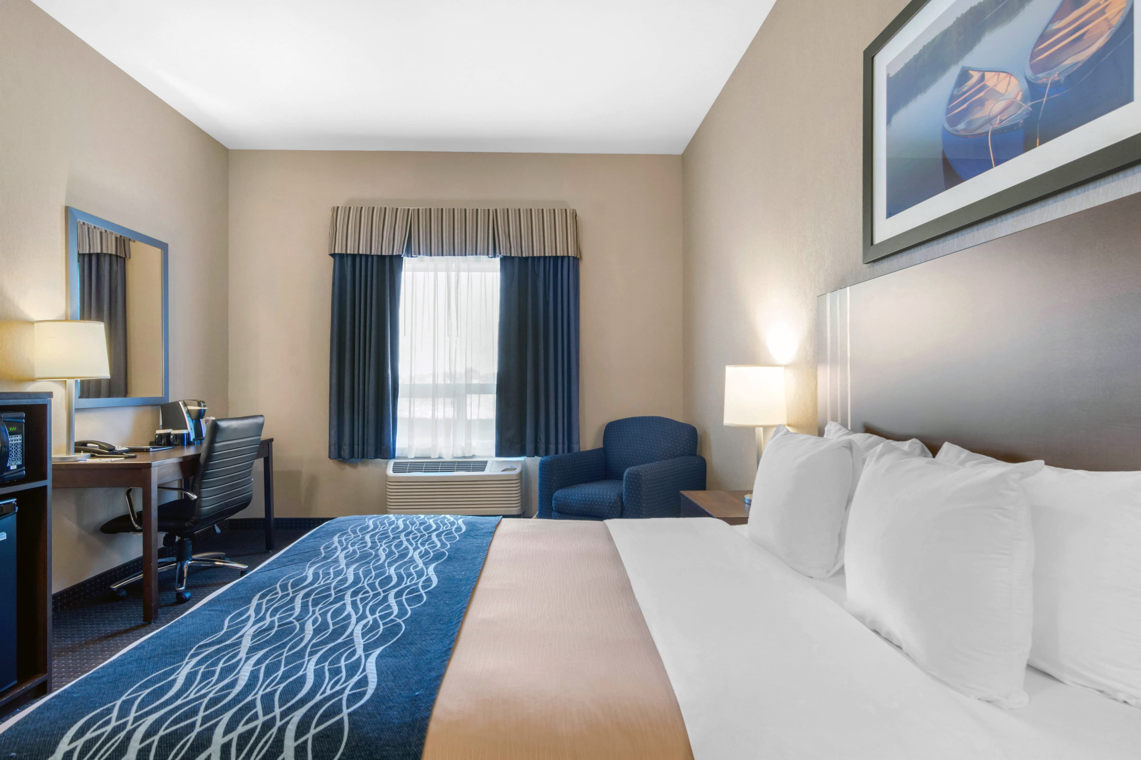 Comfort Inn & Suites - Image 3