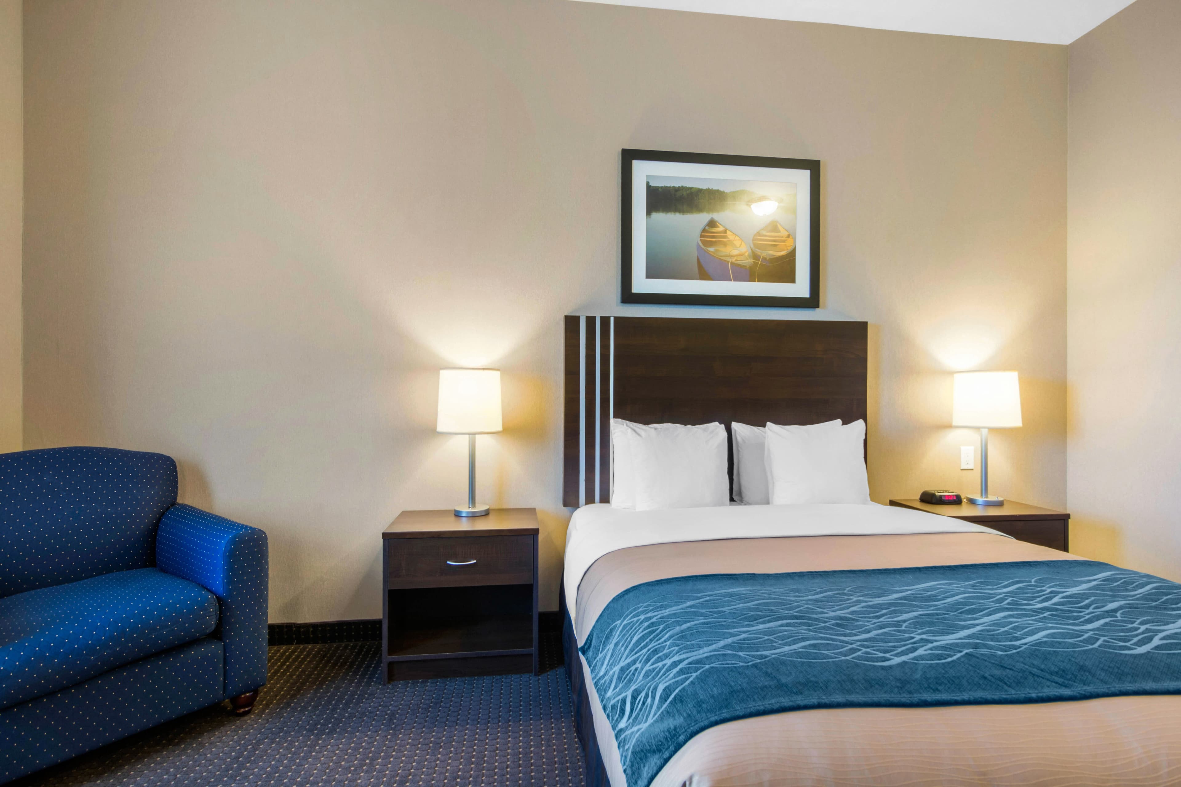 Comfort Inn & Suites - Image 5