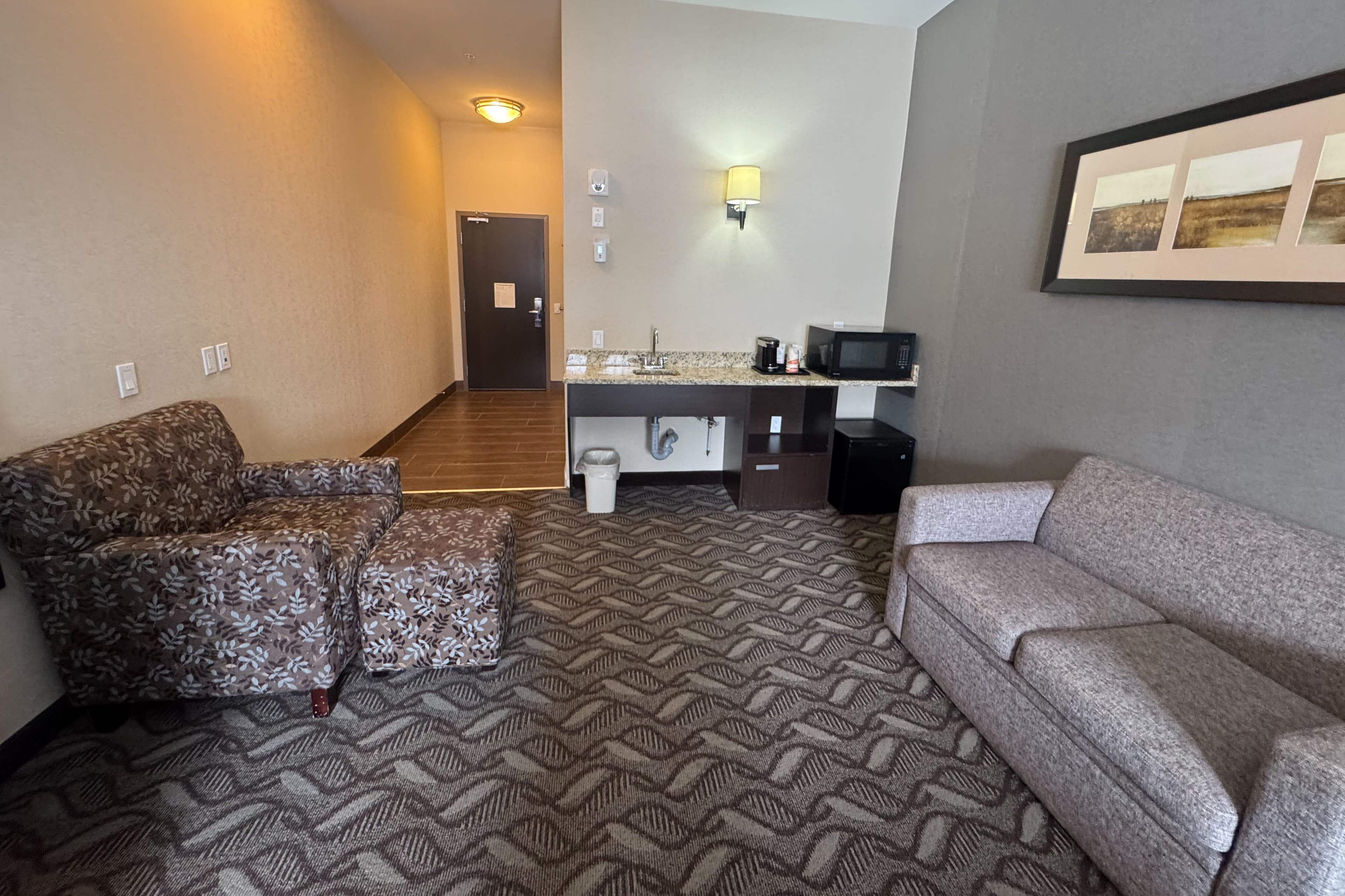 Comfort Inn & Suites — 6