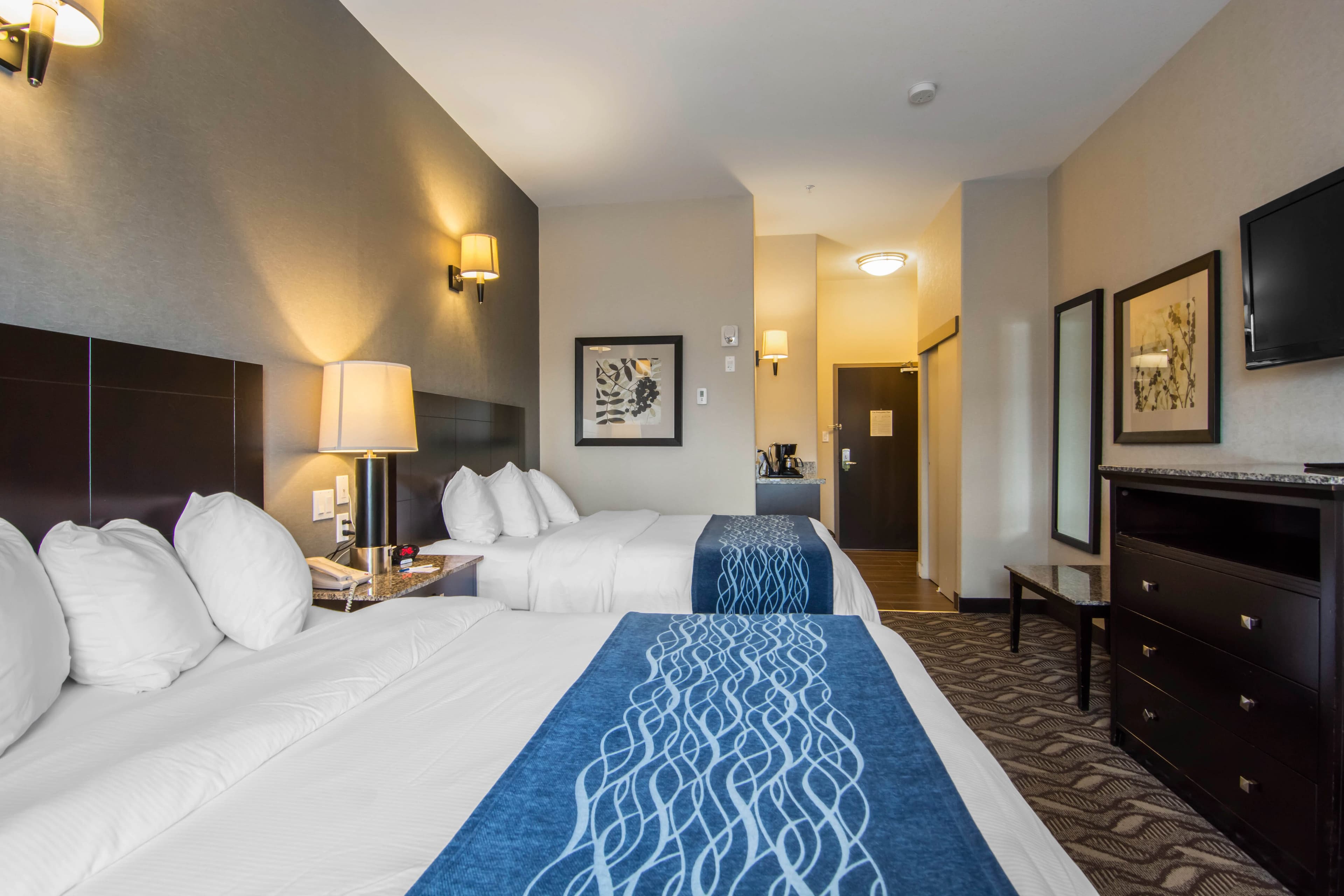 Comfort Inn & Suites — 10
