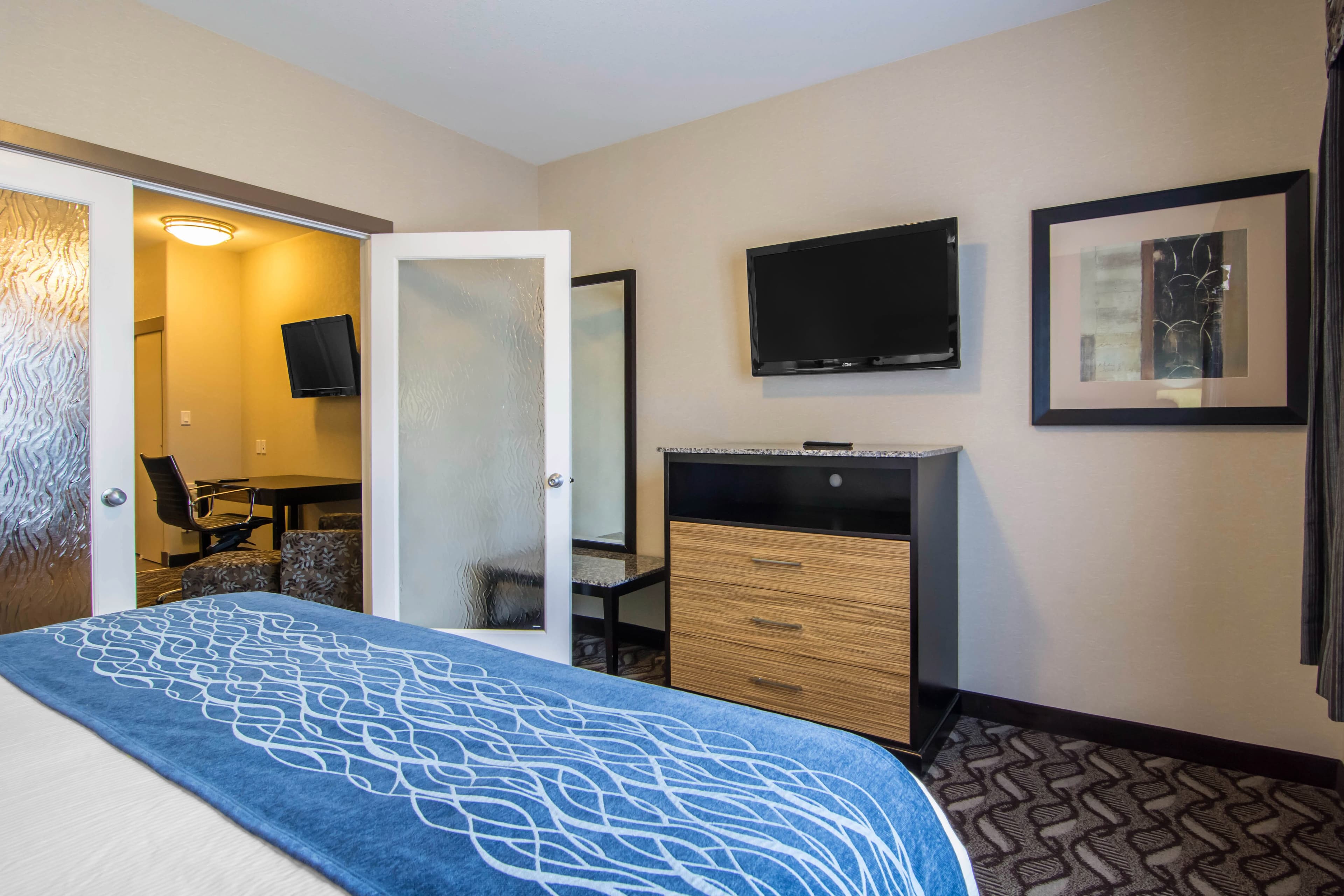 Comfort Inn & Suites — 28