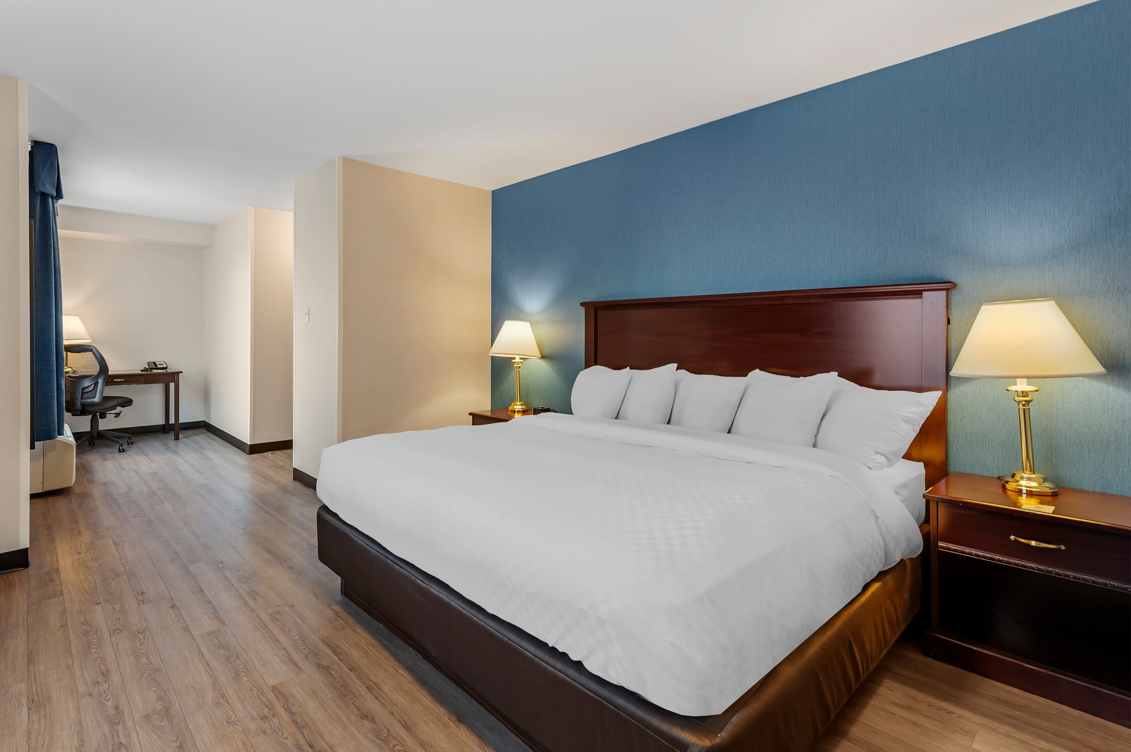 Quality Inn - Image 2