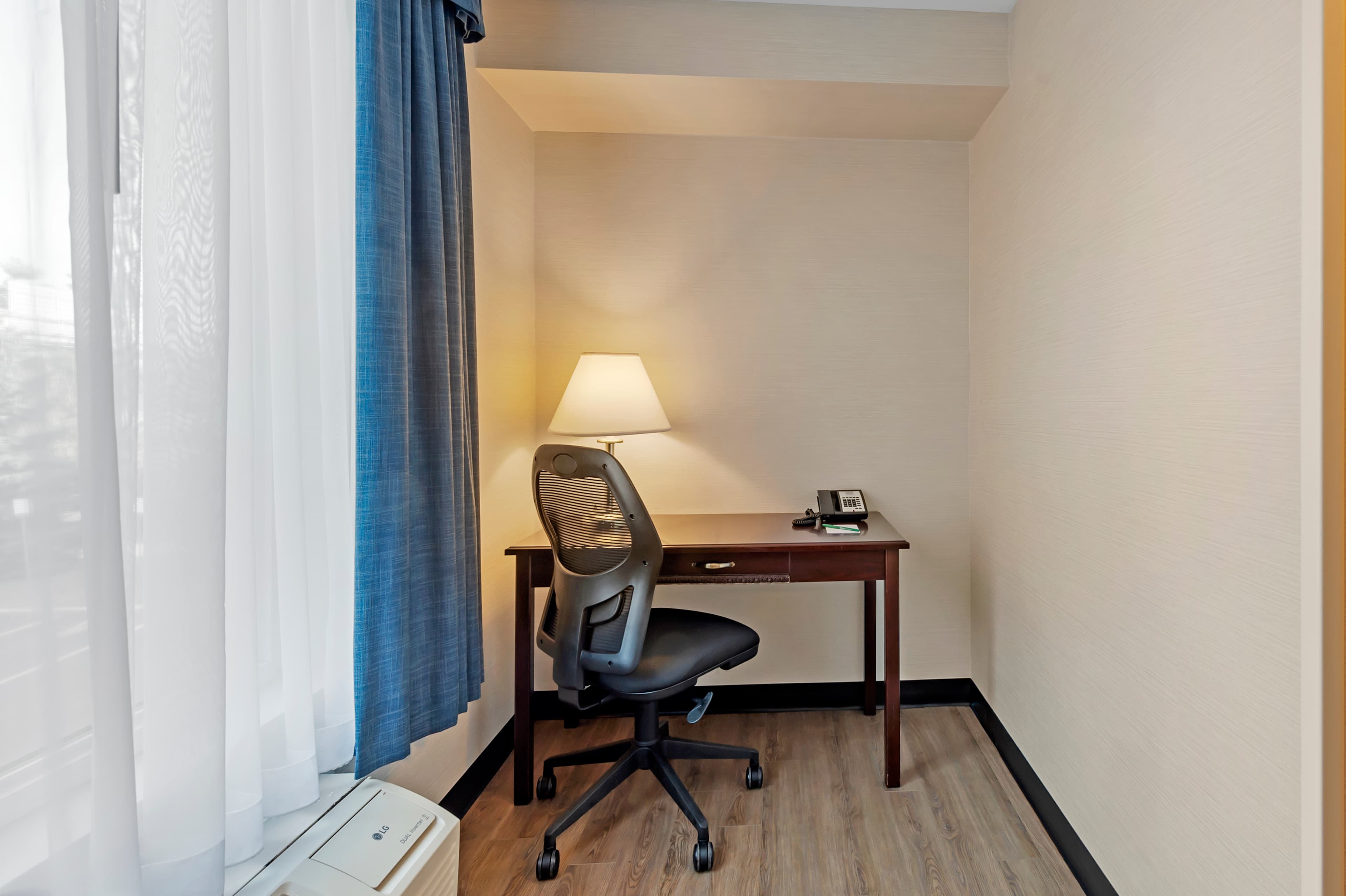 Quality Inn - Image 5