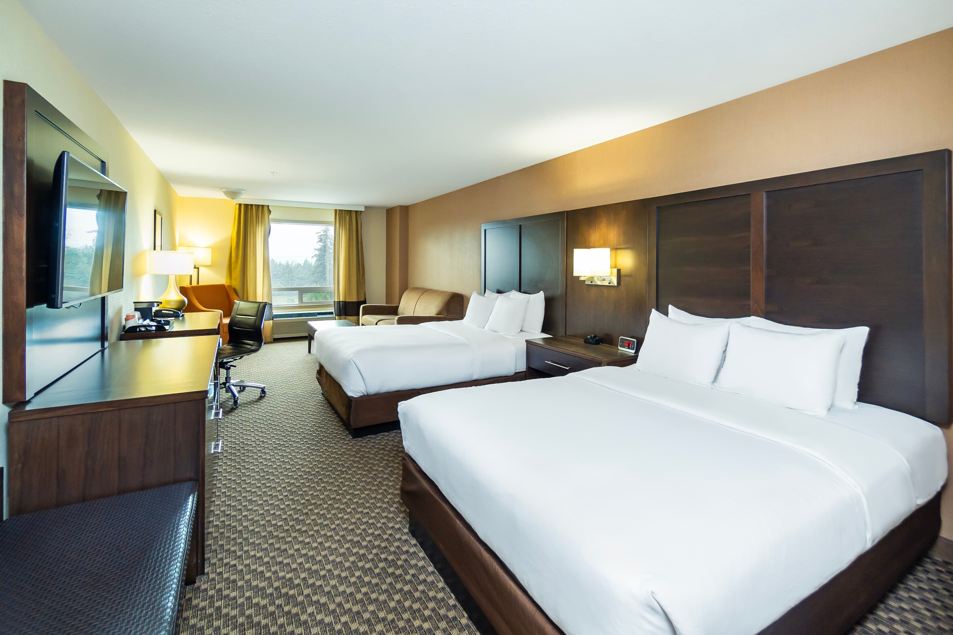 Comfort Inn & Suites — 10