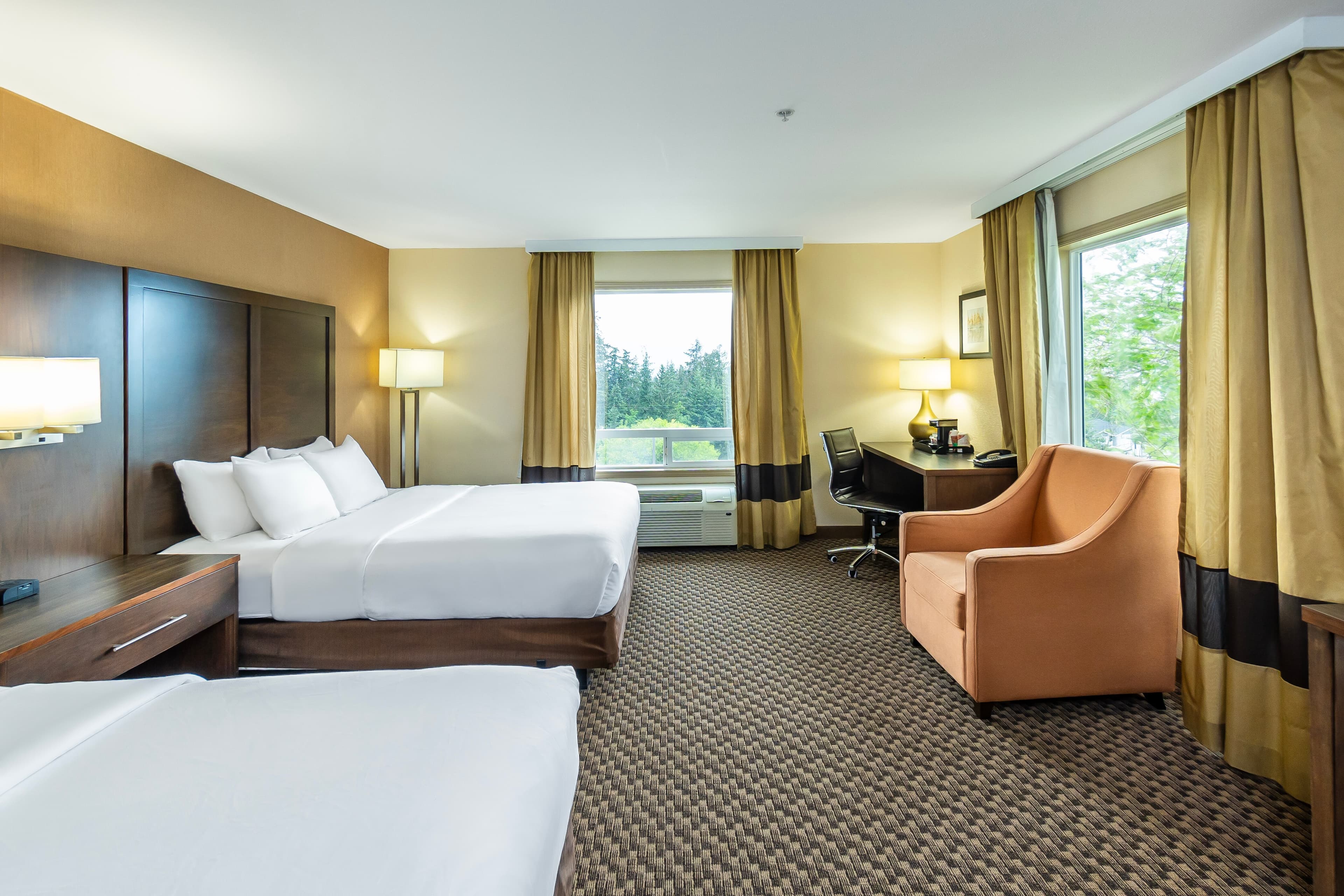 Comfort Inn & Suites — 7