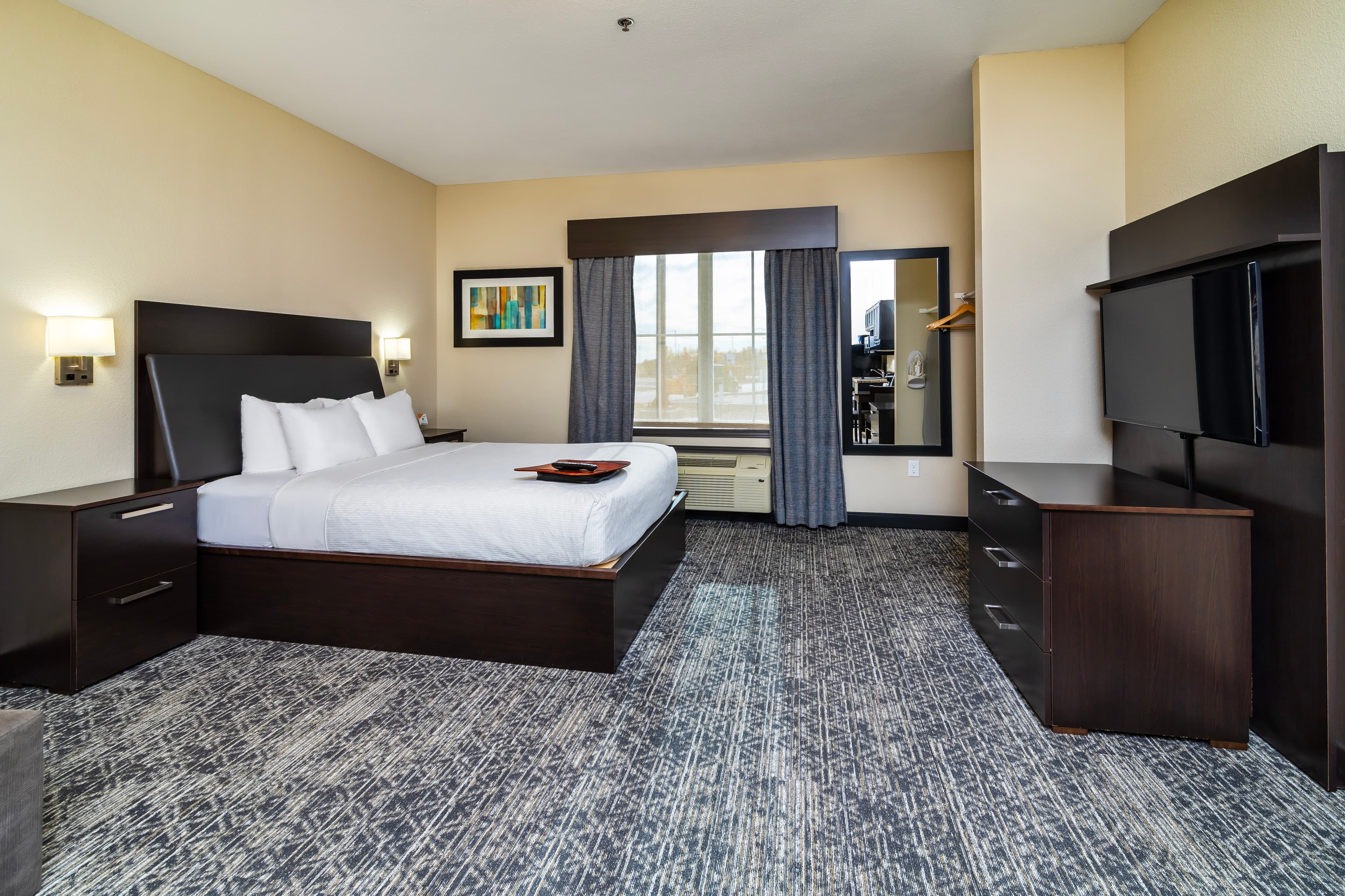 Quality Inn & Suites - Image 2