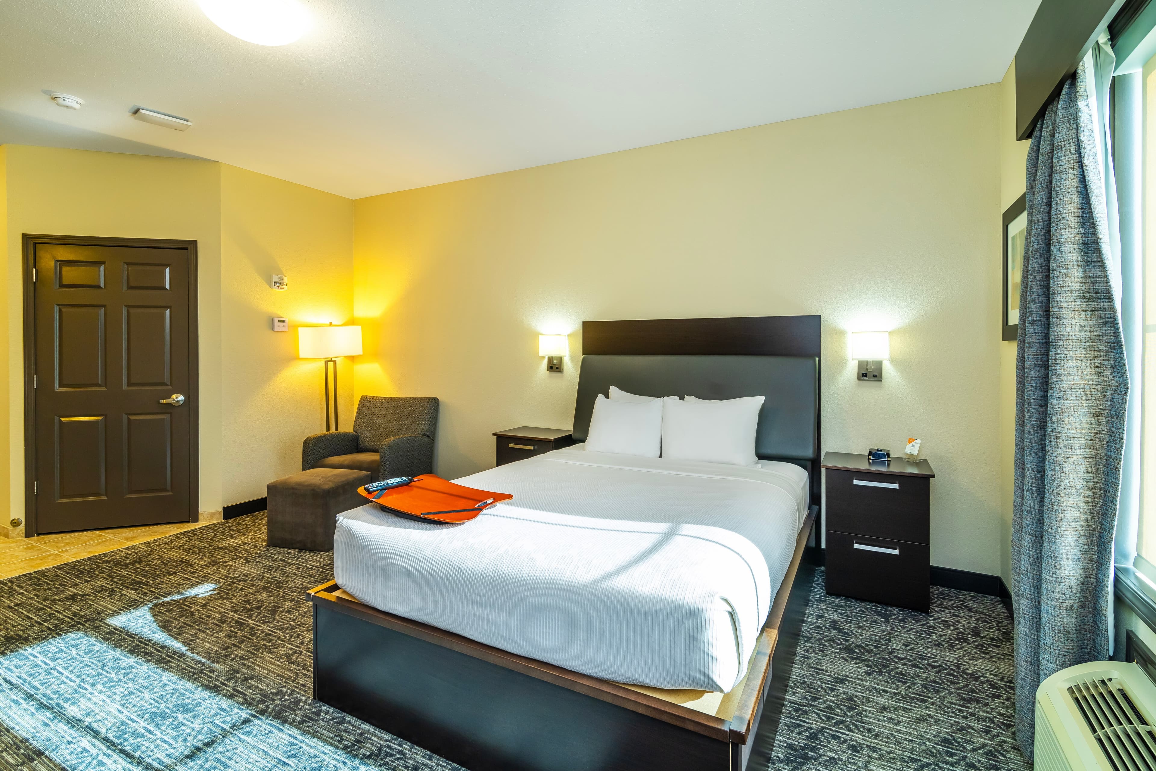 Quality Inn & Suites - Image 4