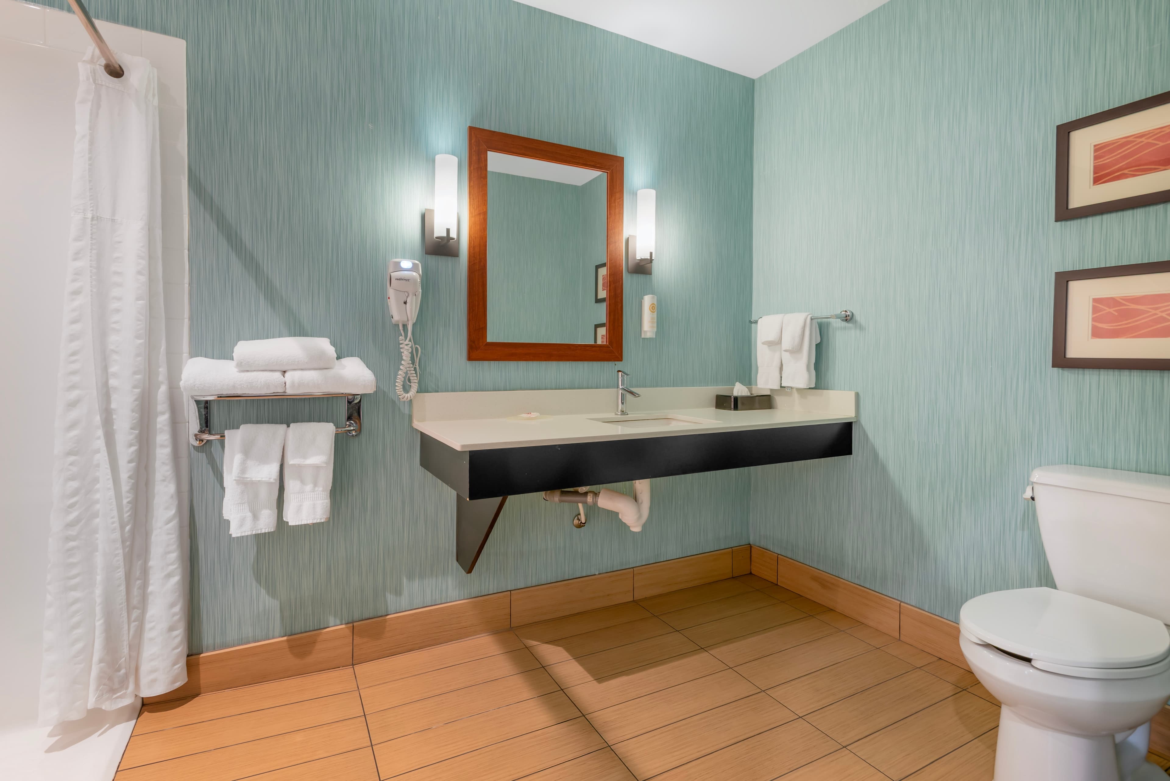 Comfort Inn & Suites Airport North - Image 5