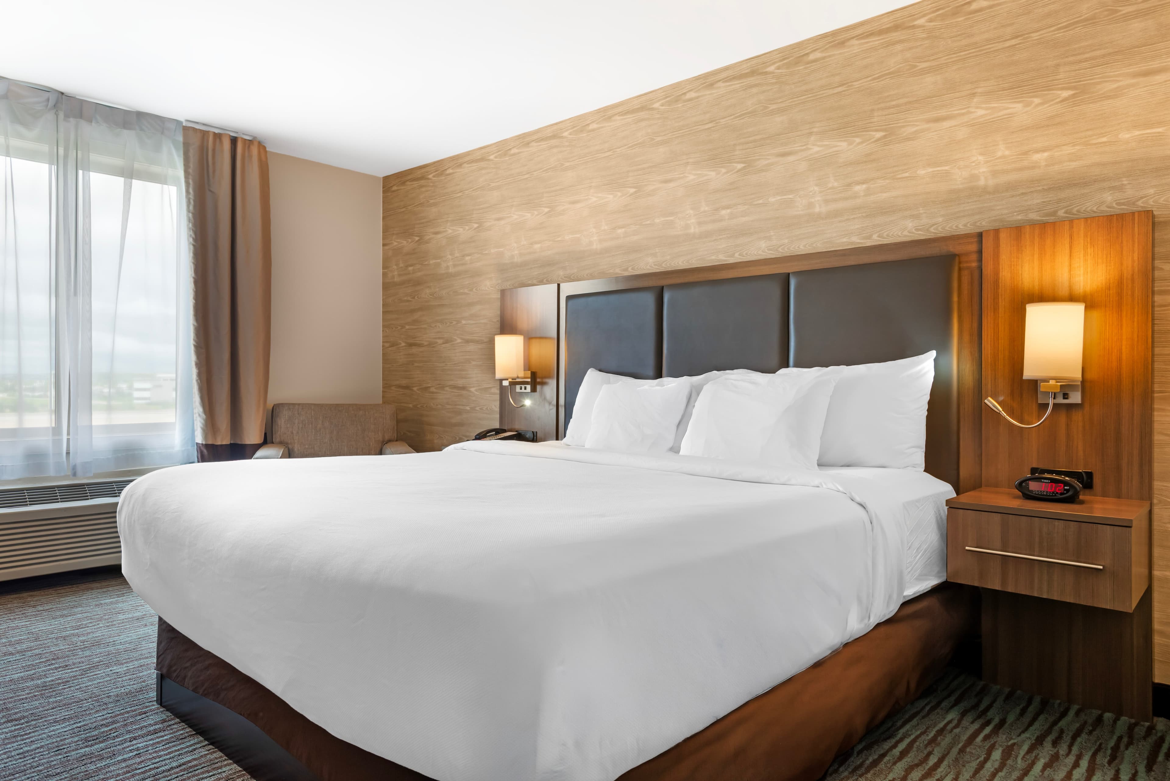 1 King Bed - Image 1