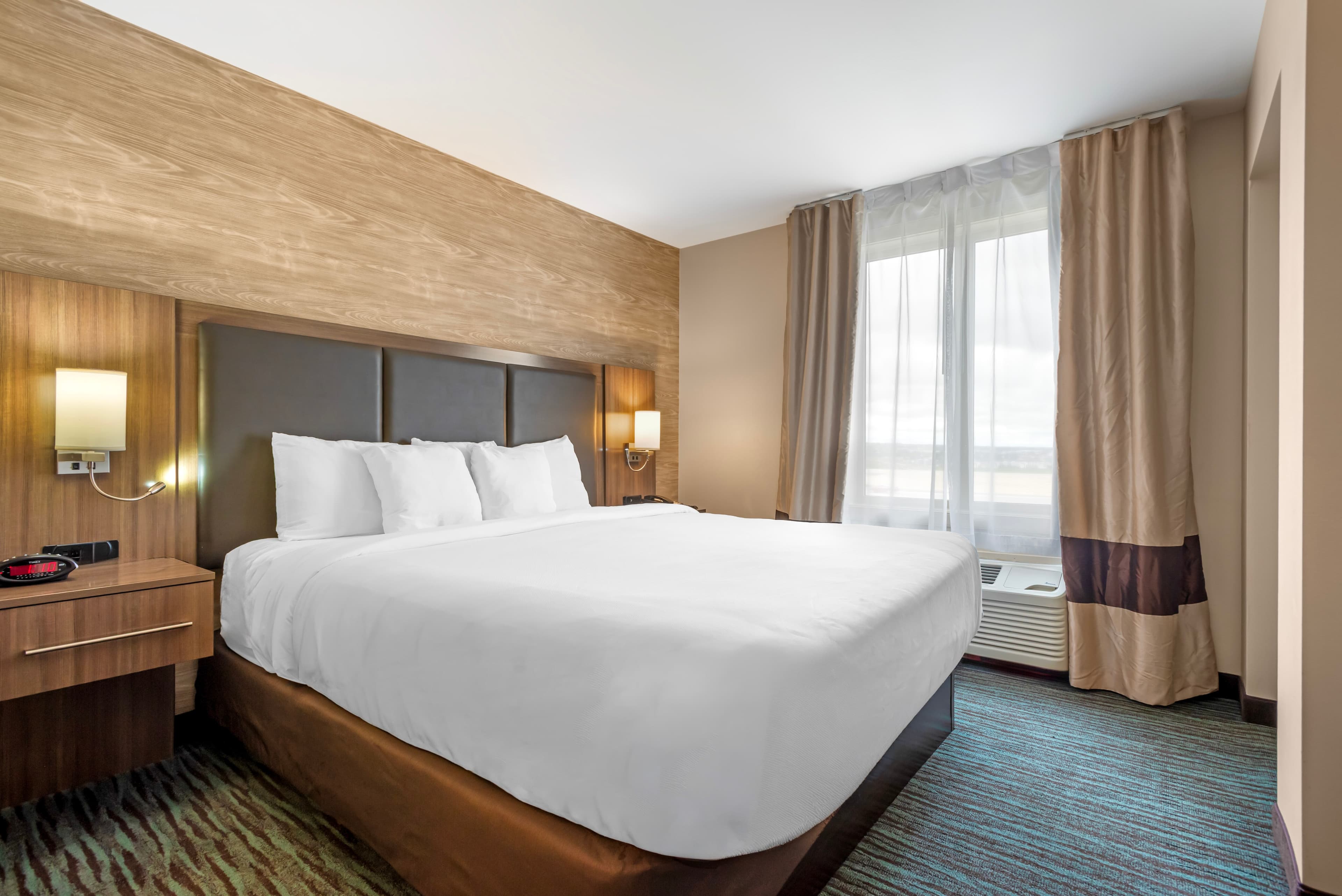 Comfort Inn & Suites Airport North — 22