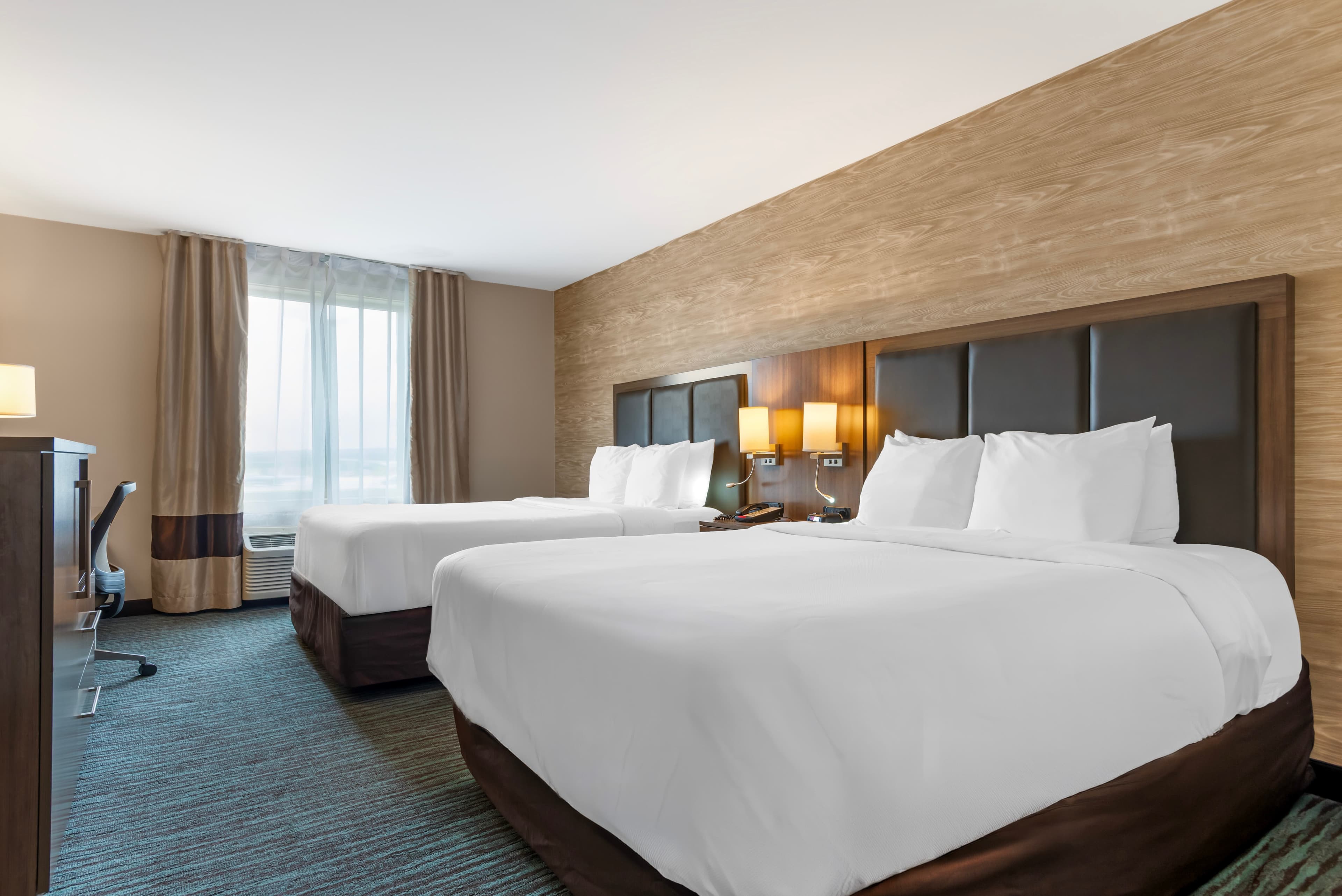 Comfort Inn & Suites Airport North — 10