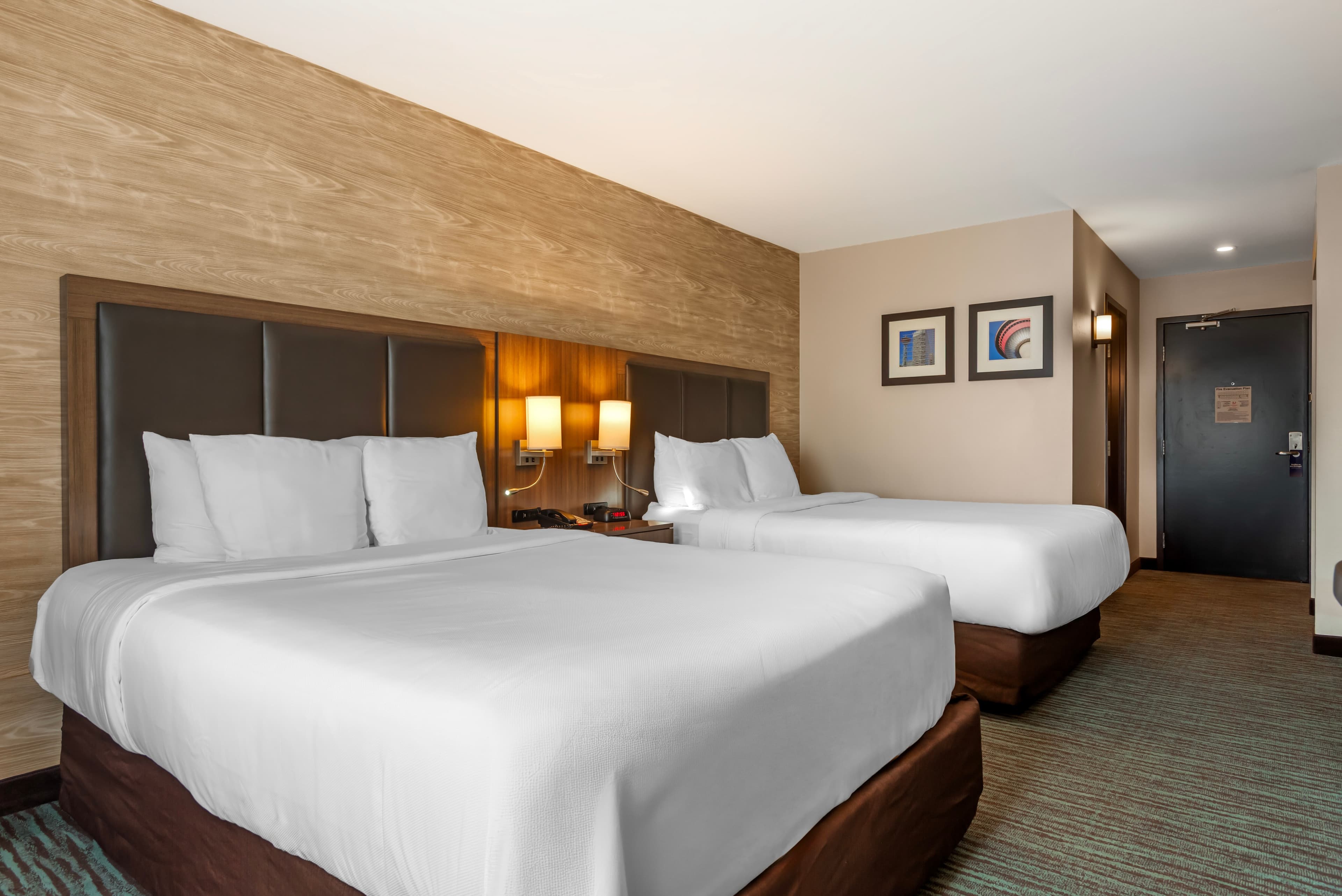Comfort Inn & Suites Airport North — 11