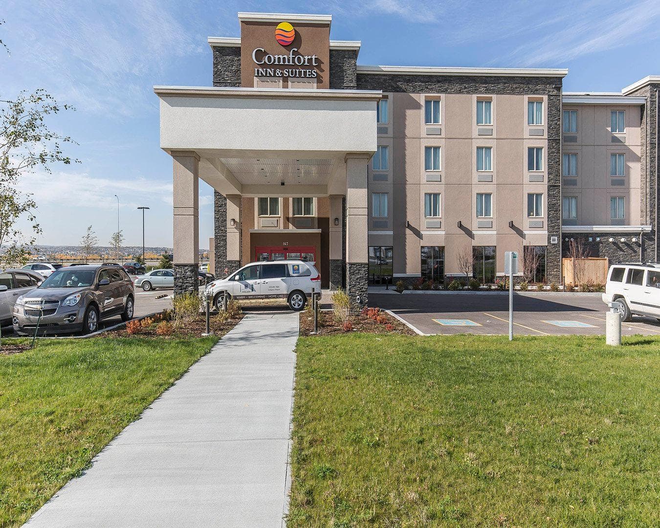 Comfort Inn & Suites Airport North - Image 1
