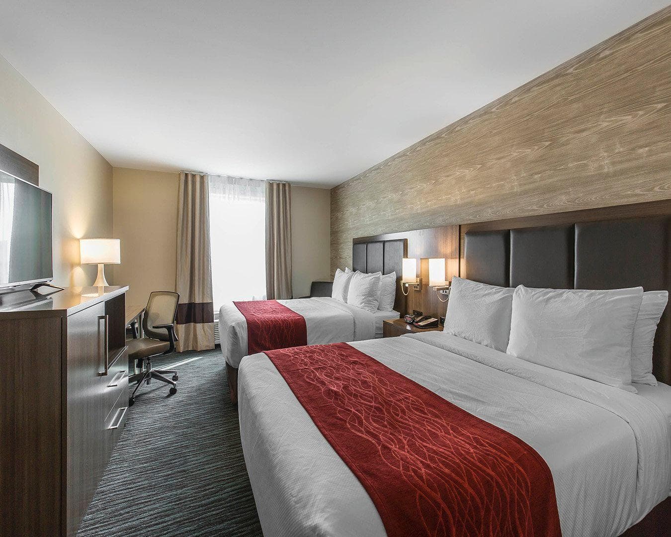Comfort Inn & Suites Airport North - Image 4