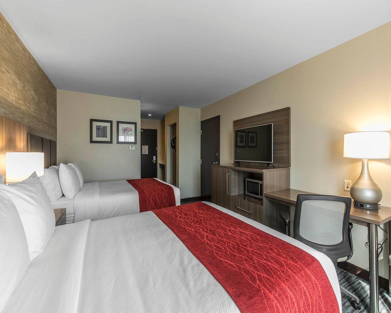 Comfort Inn & Suites Airport North — 6