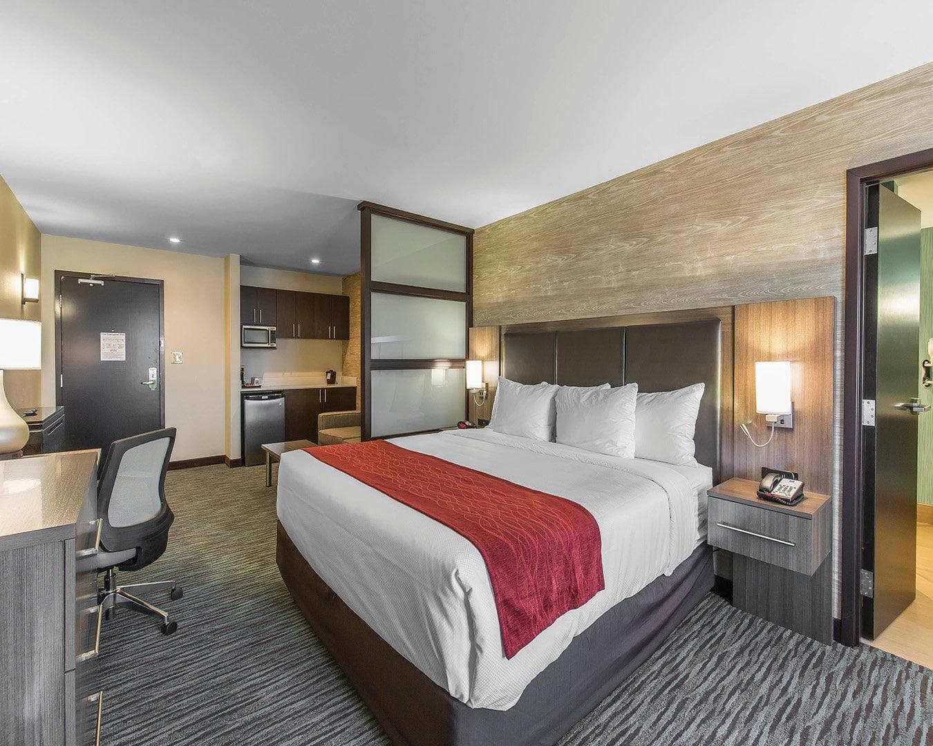 Comfort Inn & Suites Airport North — 11