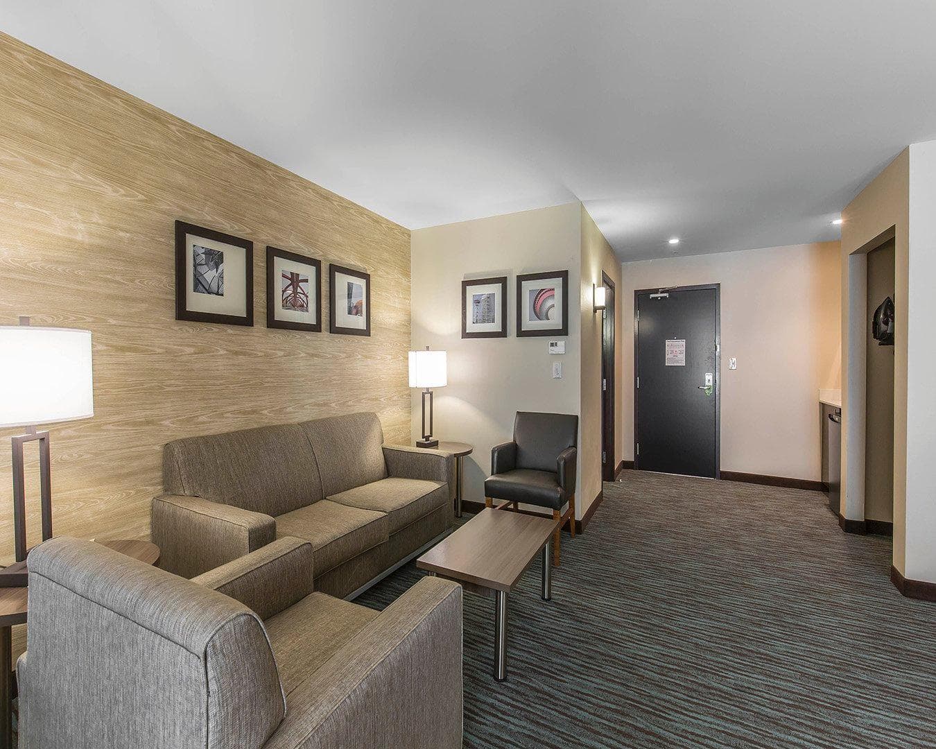 Comfort Inn & Suites Airport North — 12