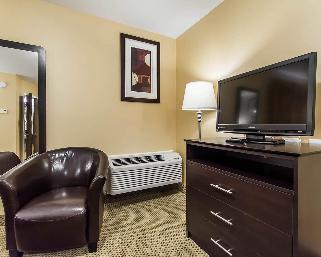 Quality Inn - Image 4