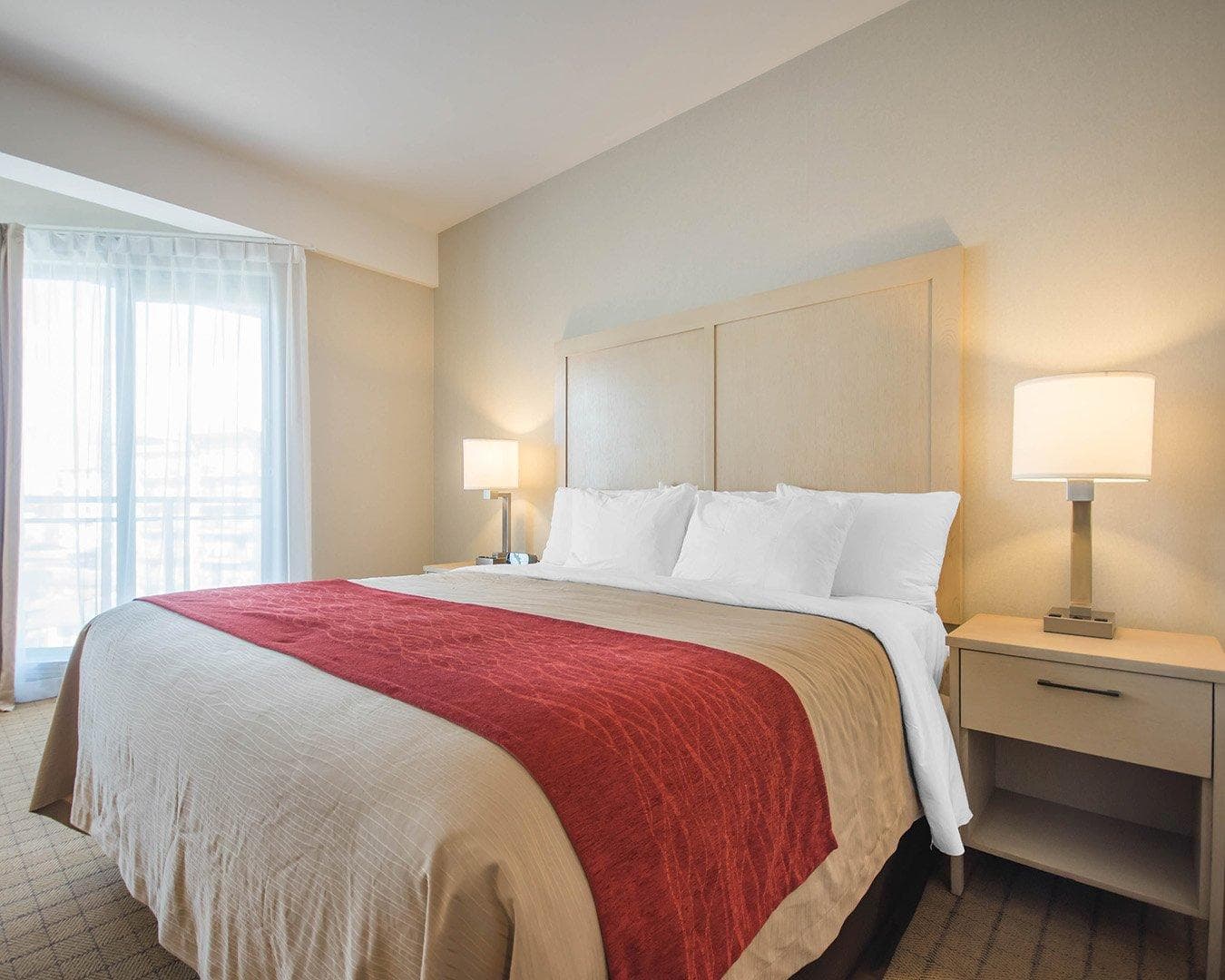 Comfort Inn & Suites - Image 5