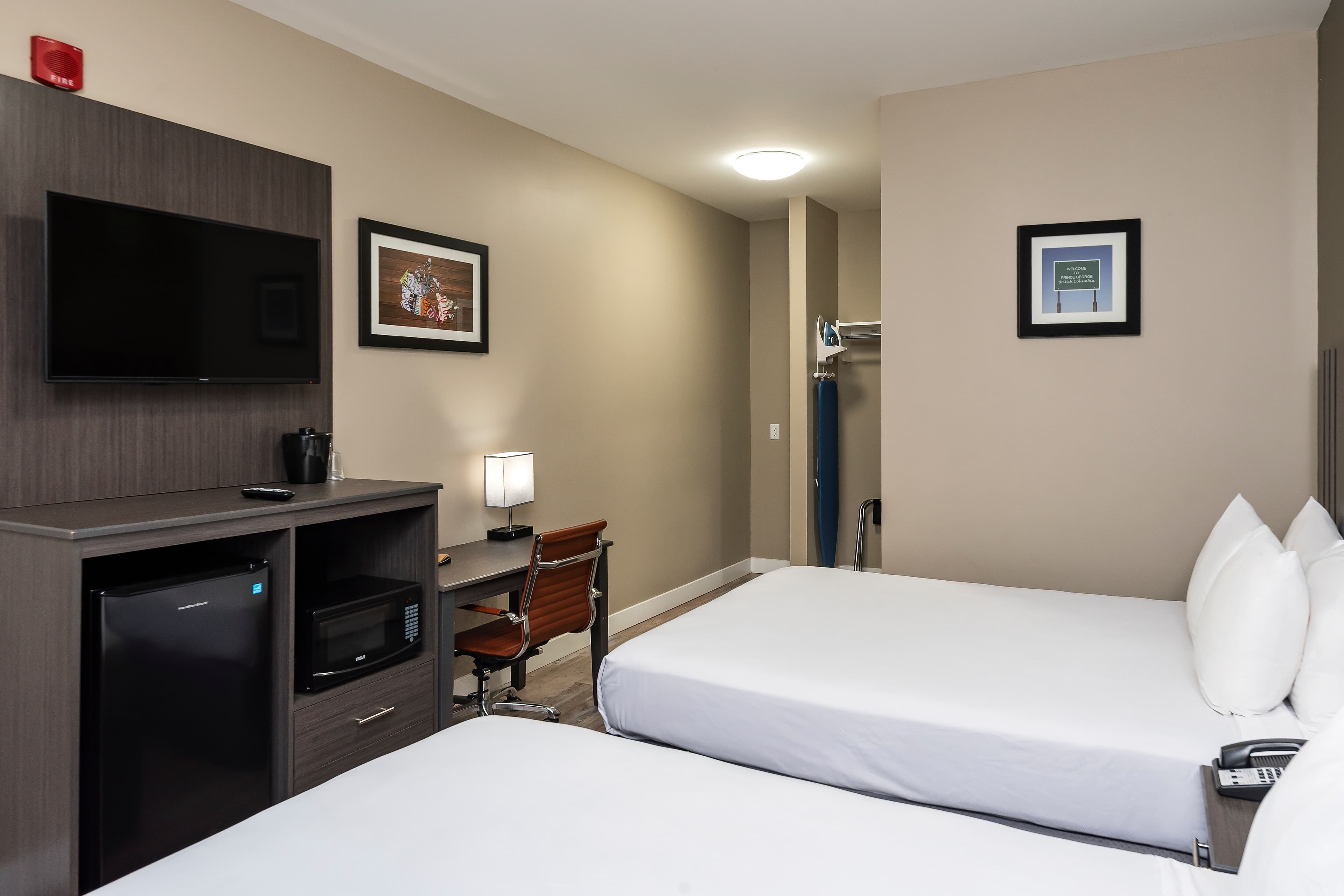 Econo Lodge — 10
