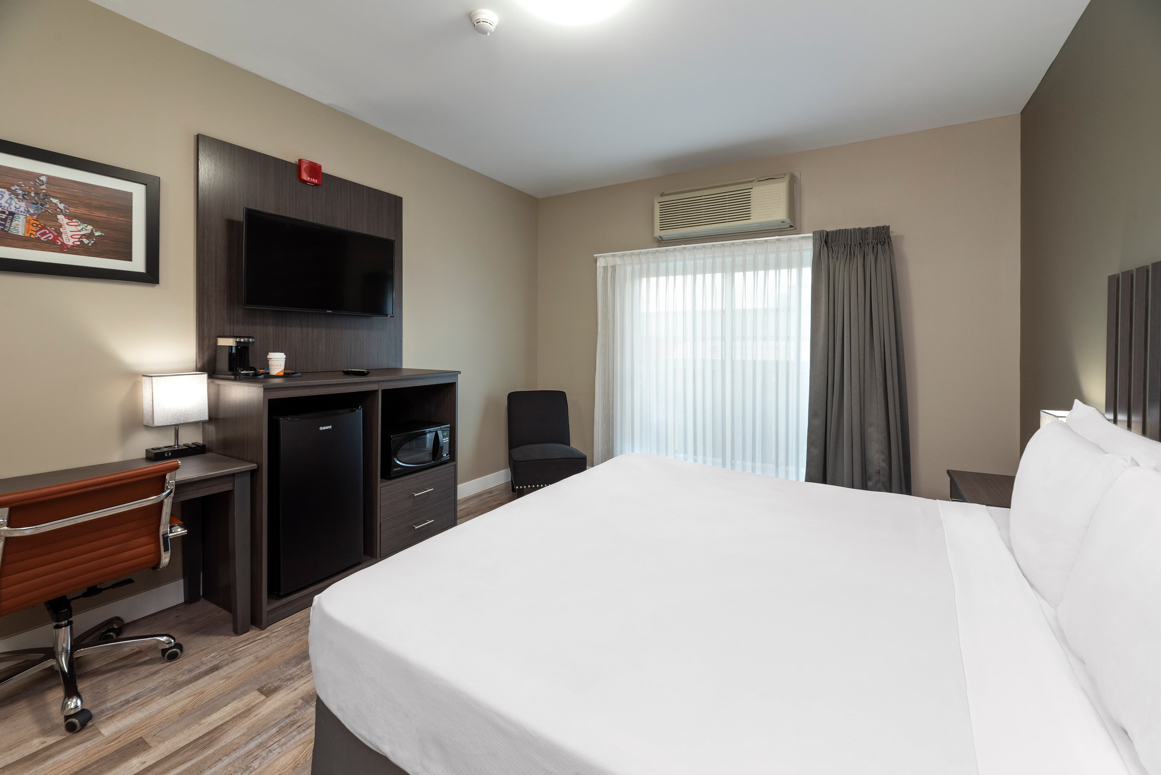 Econo Lodge — 12