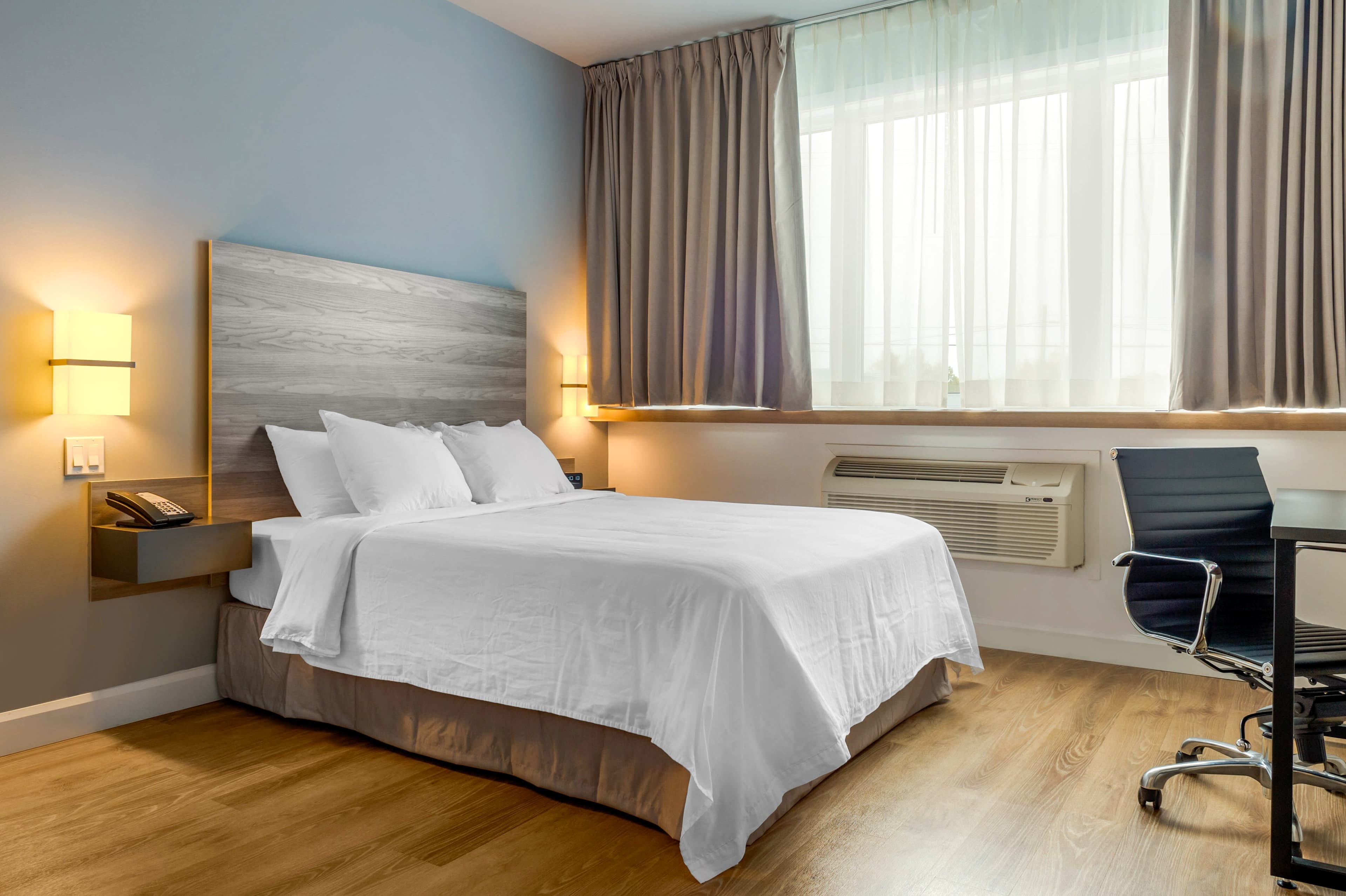 Rodeway Inn - Image 2