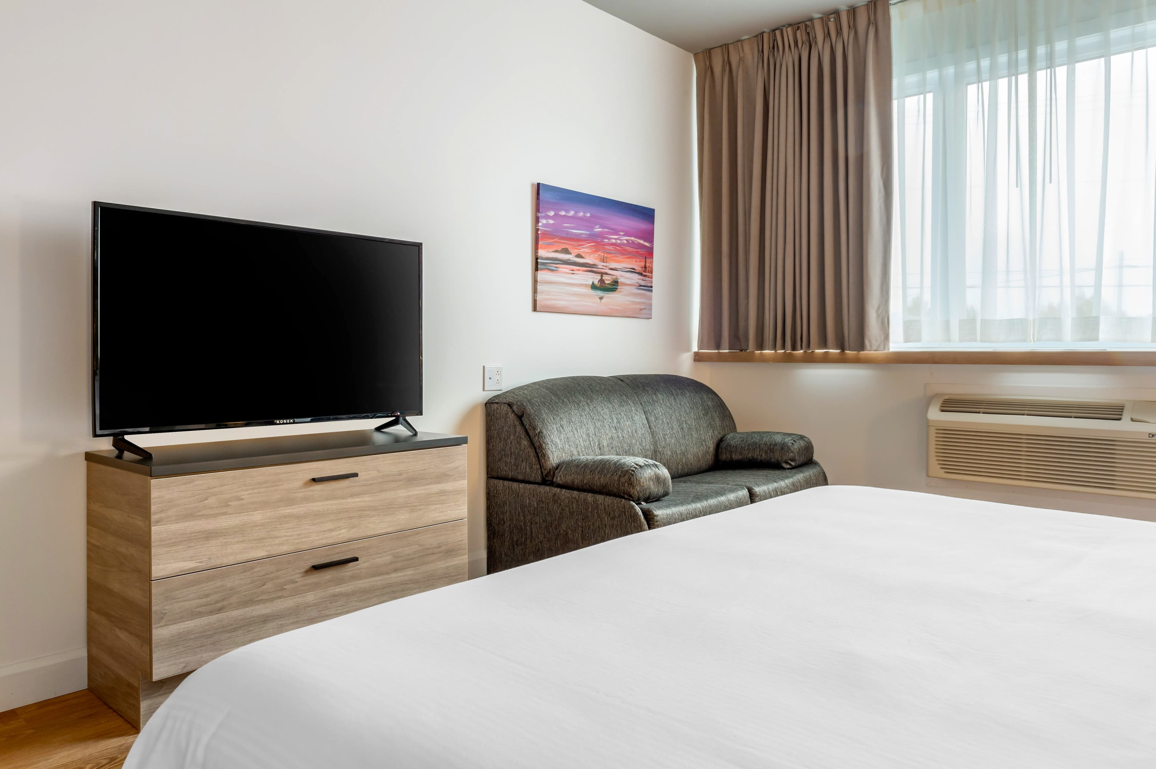 Rodeway Inn — 9