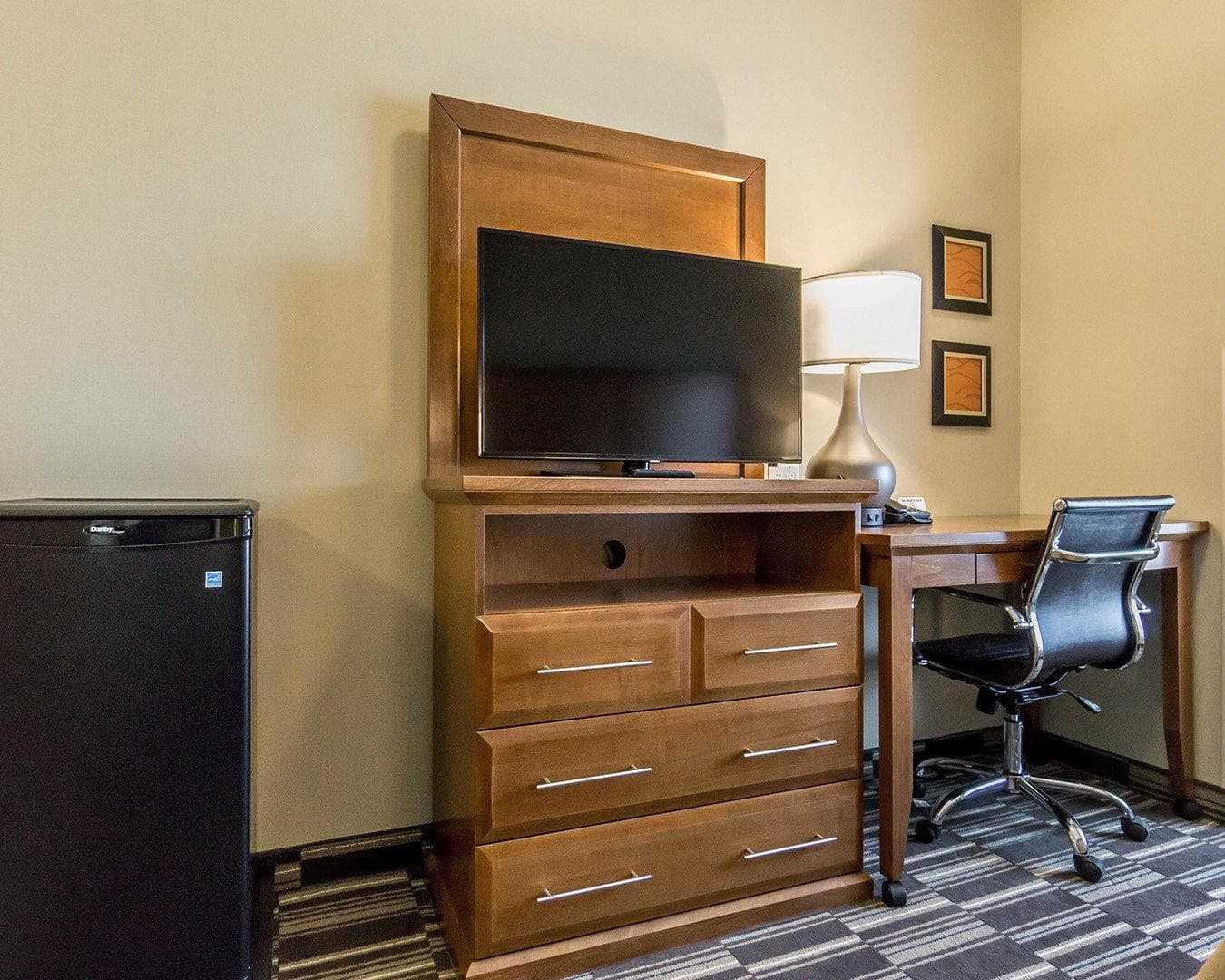 Comfort Inn & Suites Edmonton International Airport - Image 2