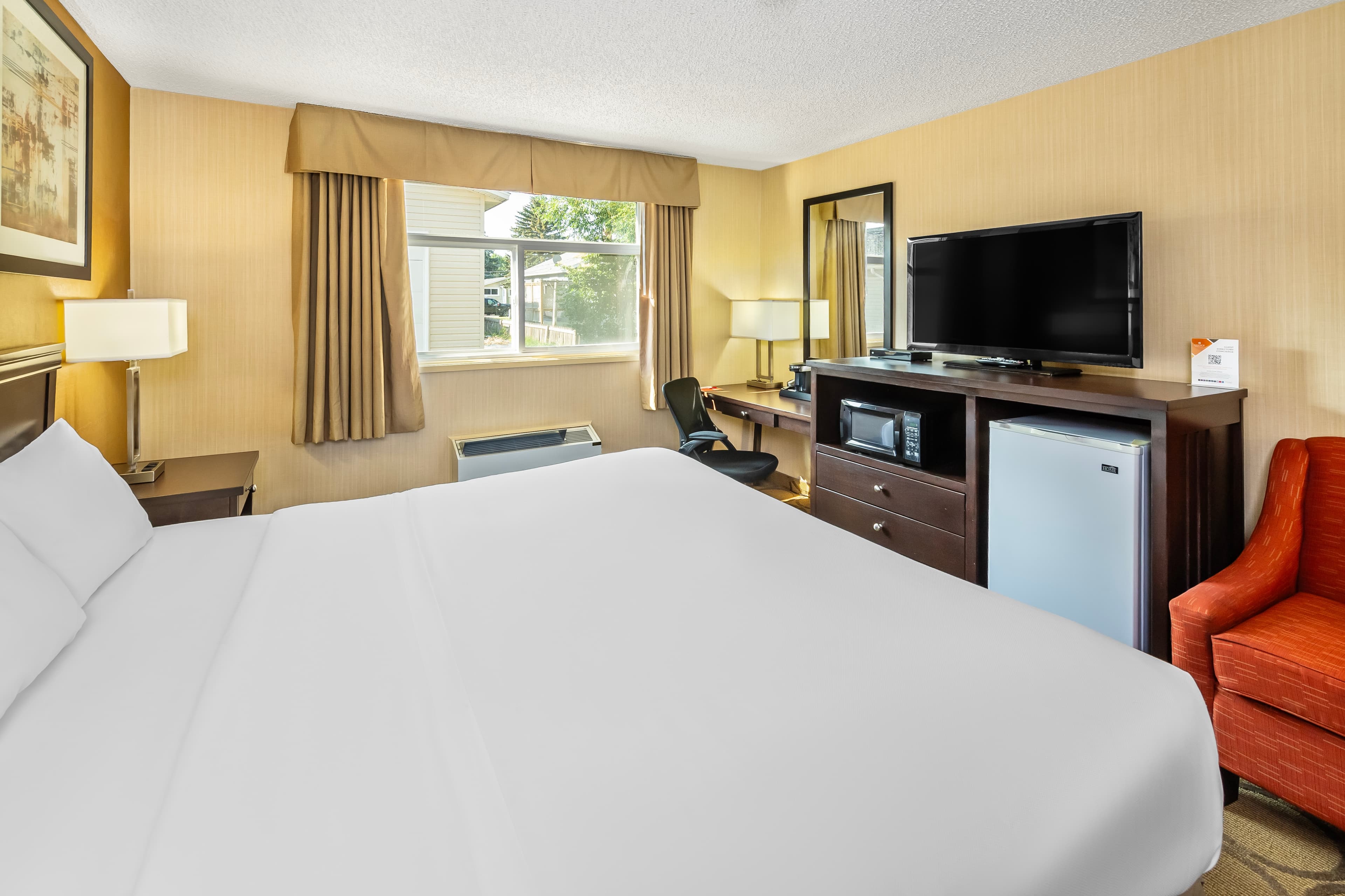 Econo Lodge — 8