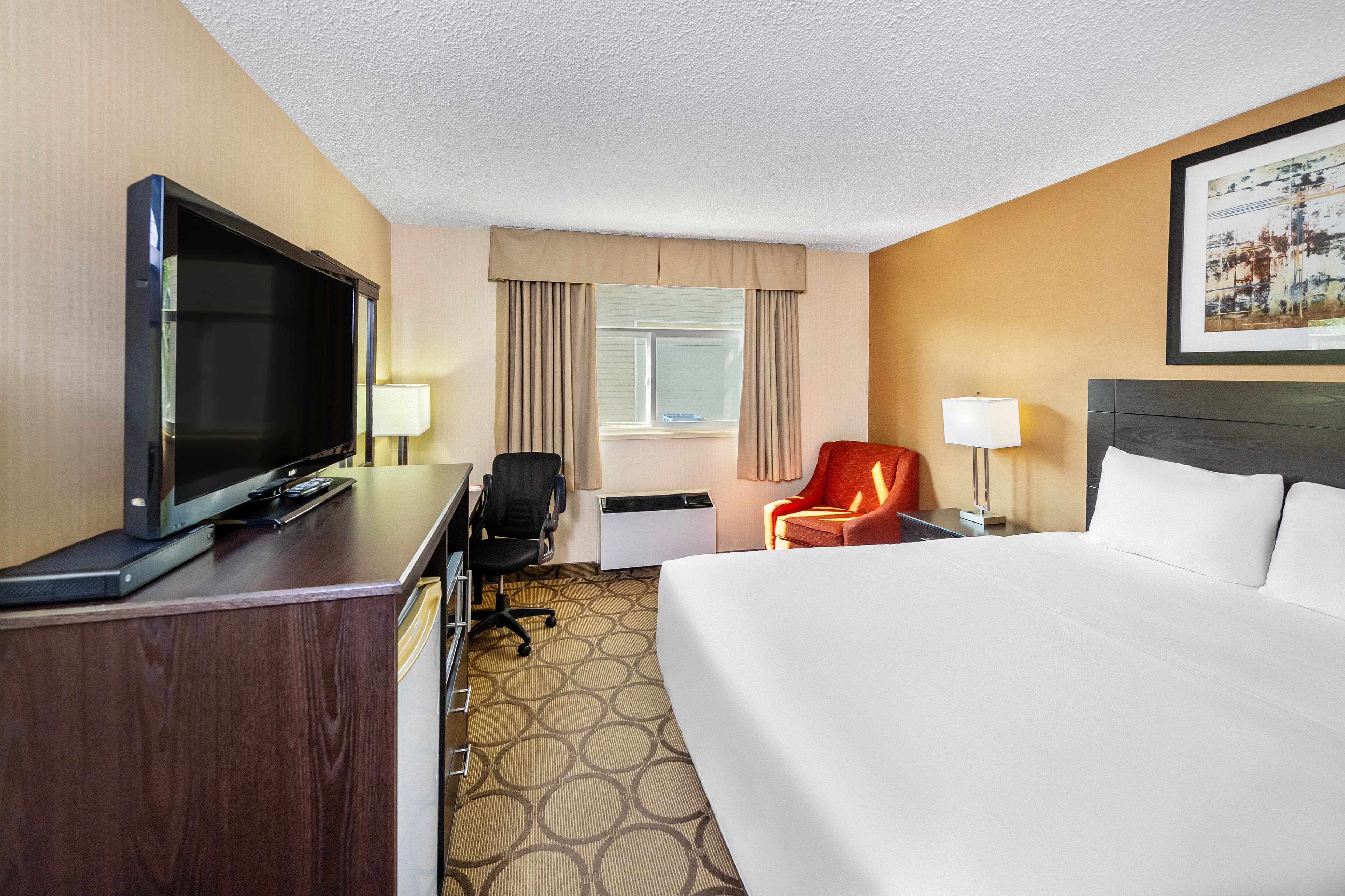 Econo Lodge — 12