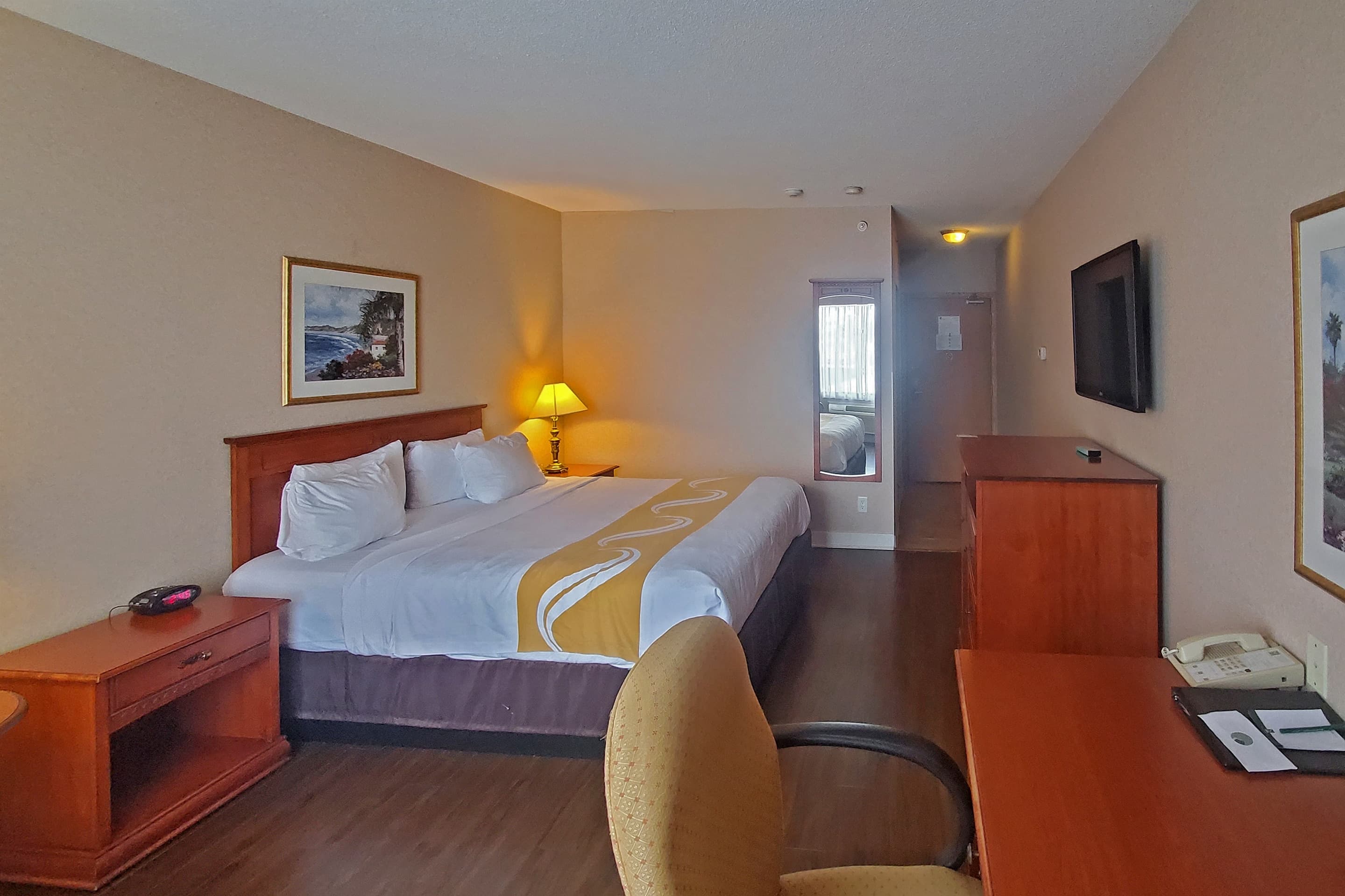 Quality Inn & Suites - Image 2