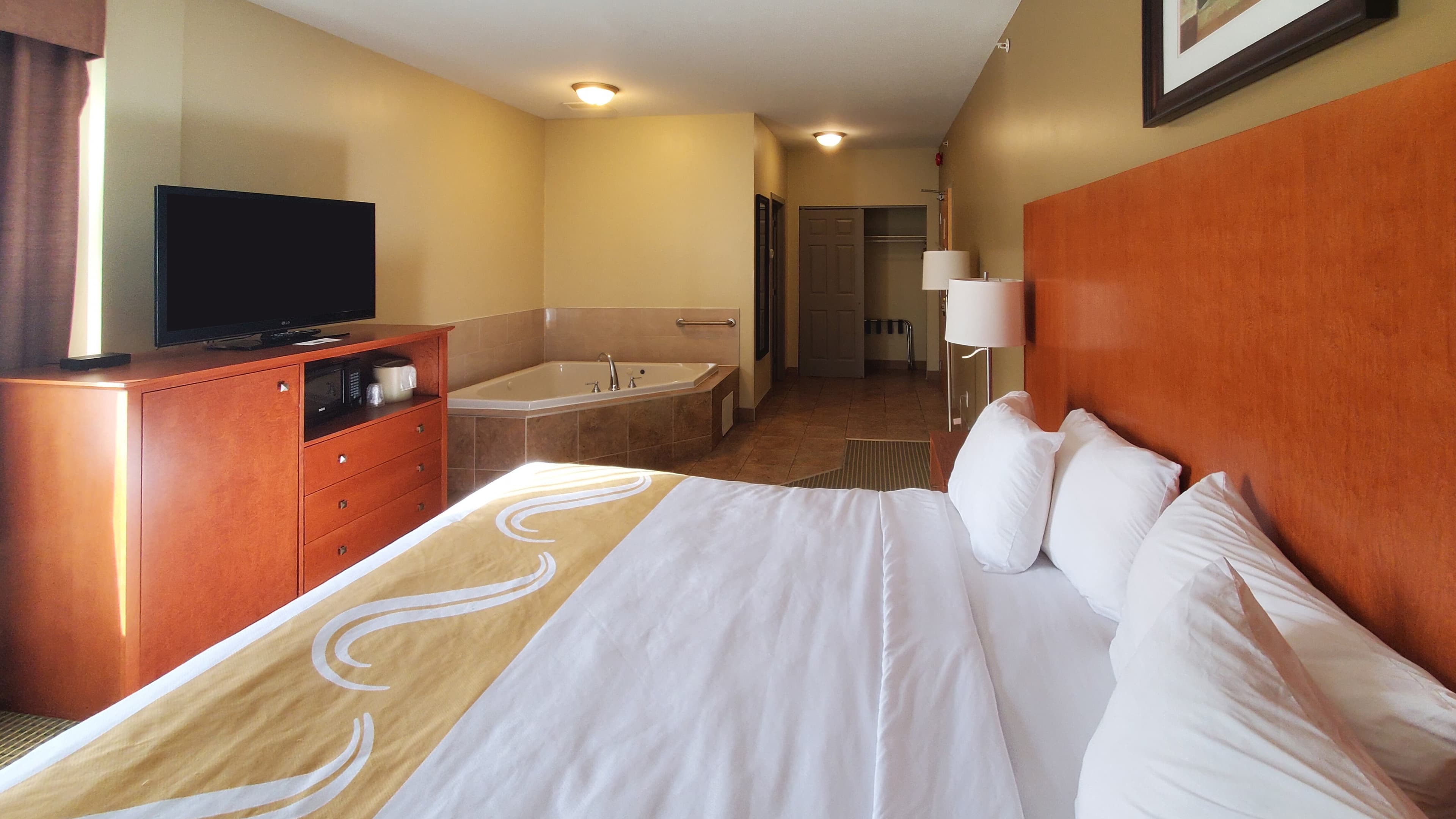 Quality Inn & Suites - Image 3