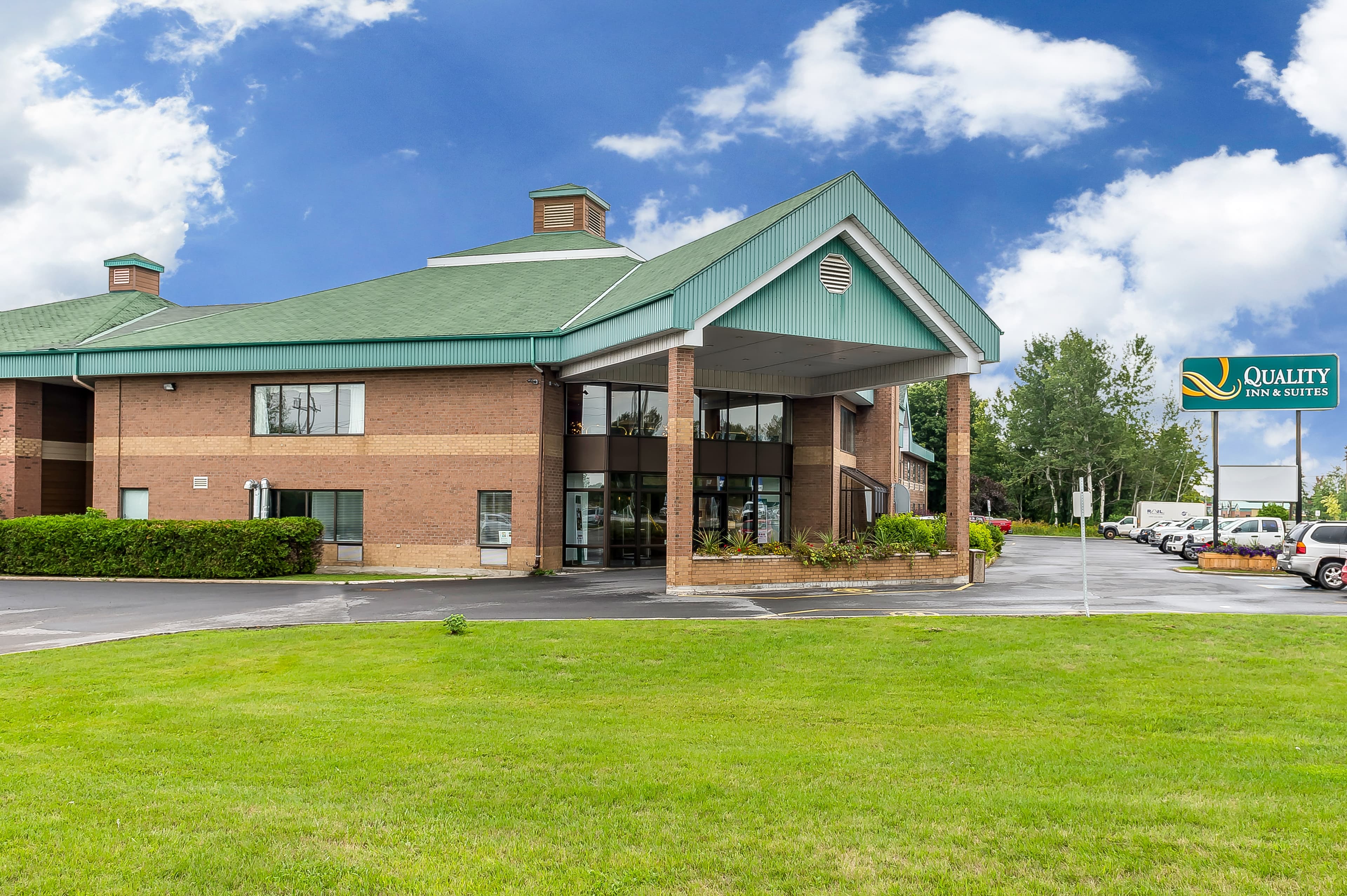 Quality Inn & Suites - Image 1