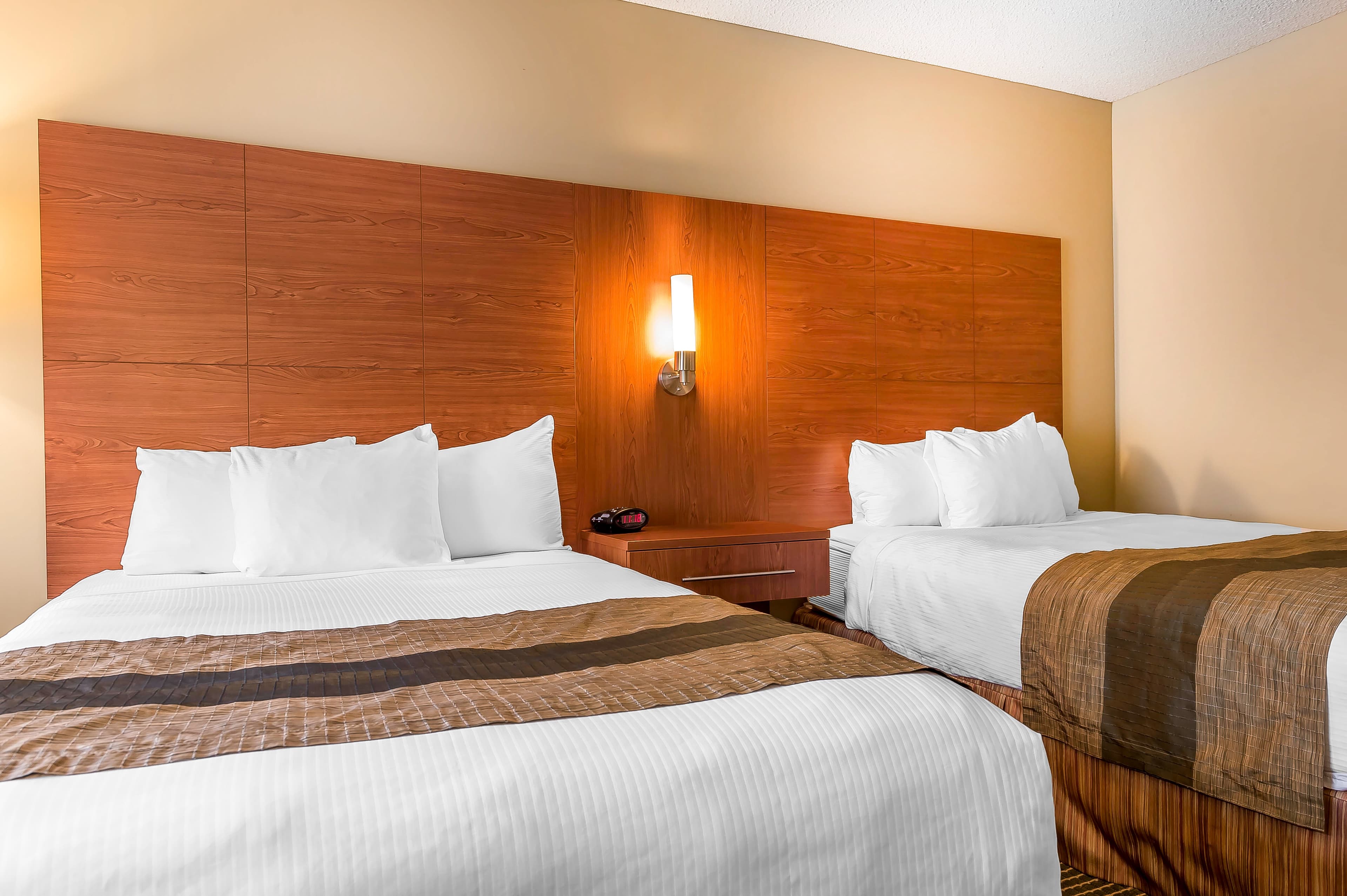 Quality Inn & Suites - Image 4