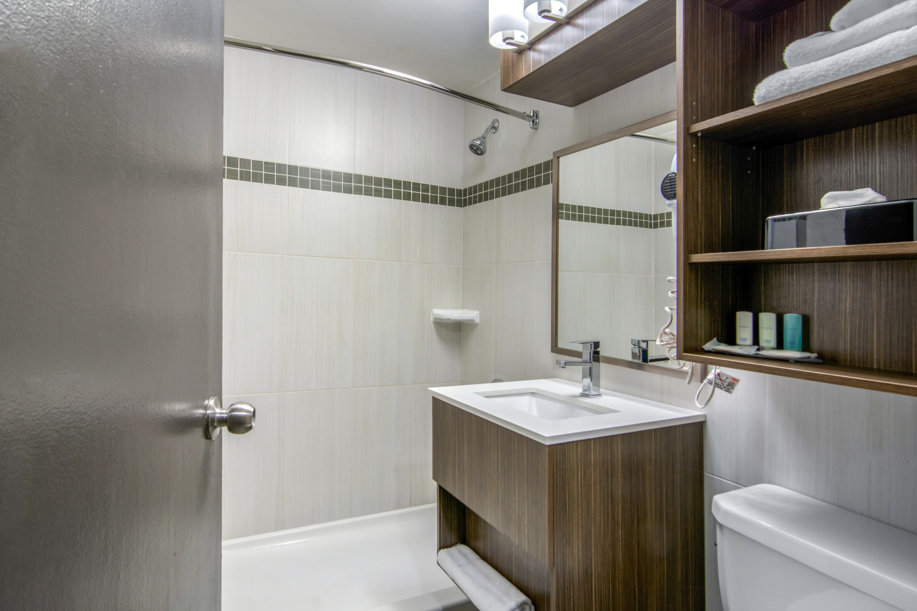 Clarion Hotel — 32