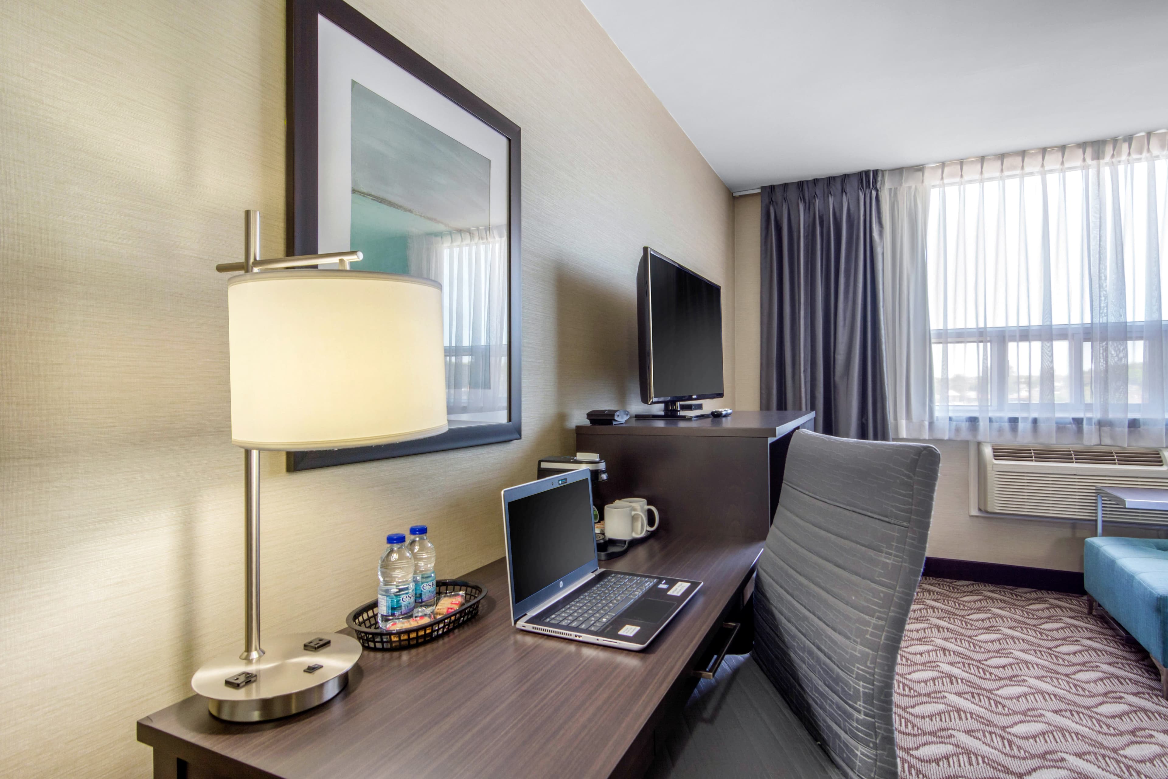 Clarion Hotel - Image 4