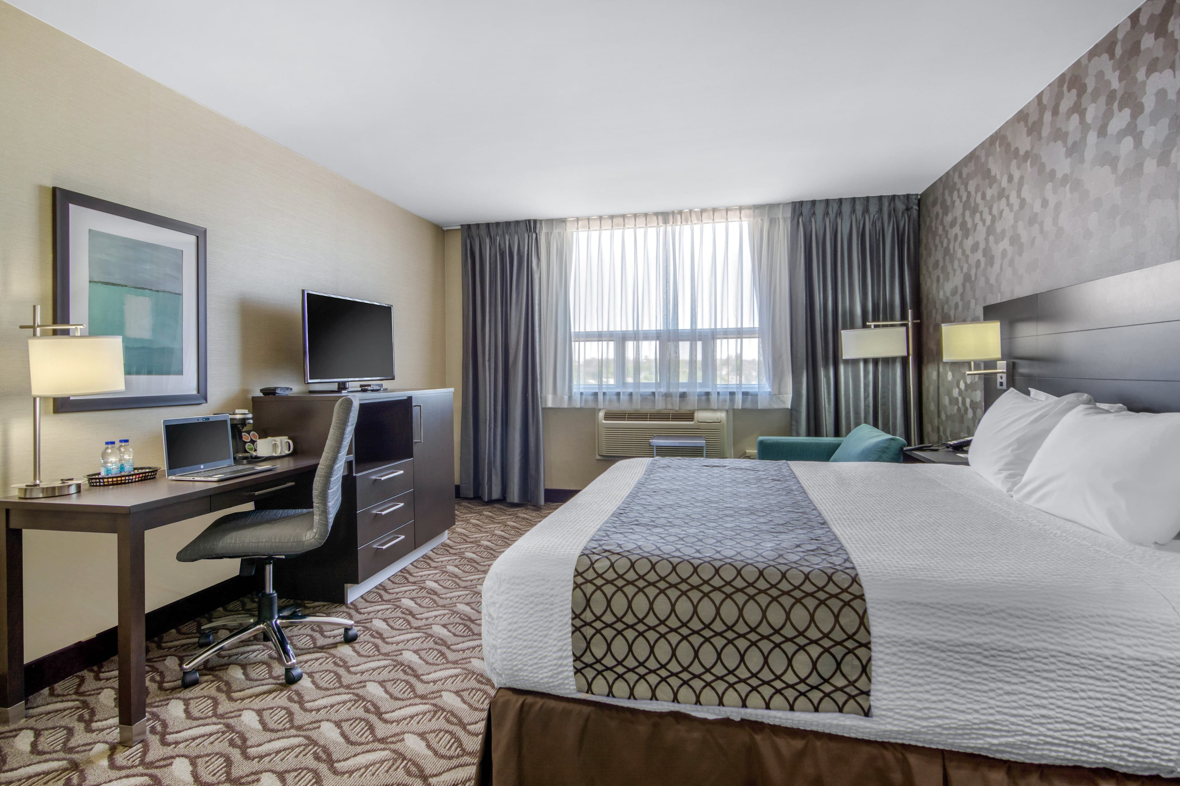 Clarion Hotel - Image 5