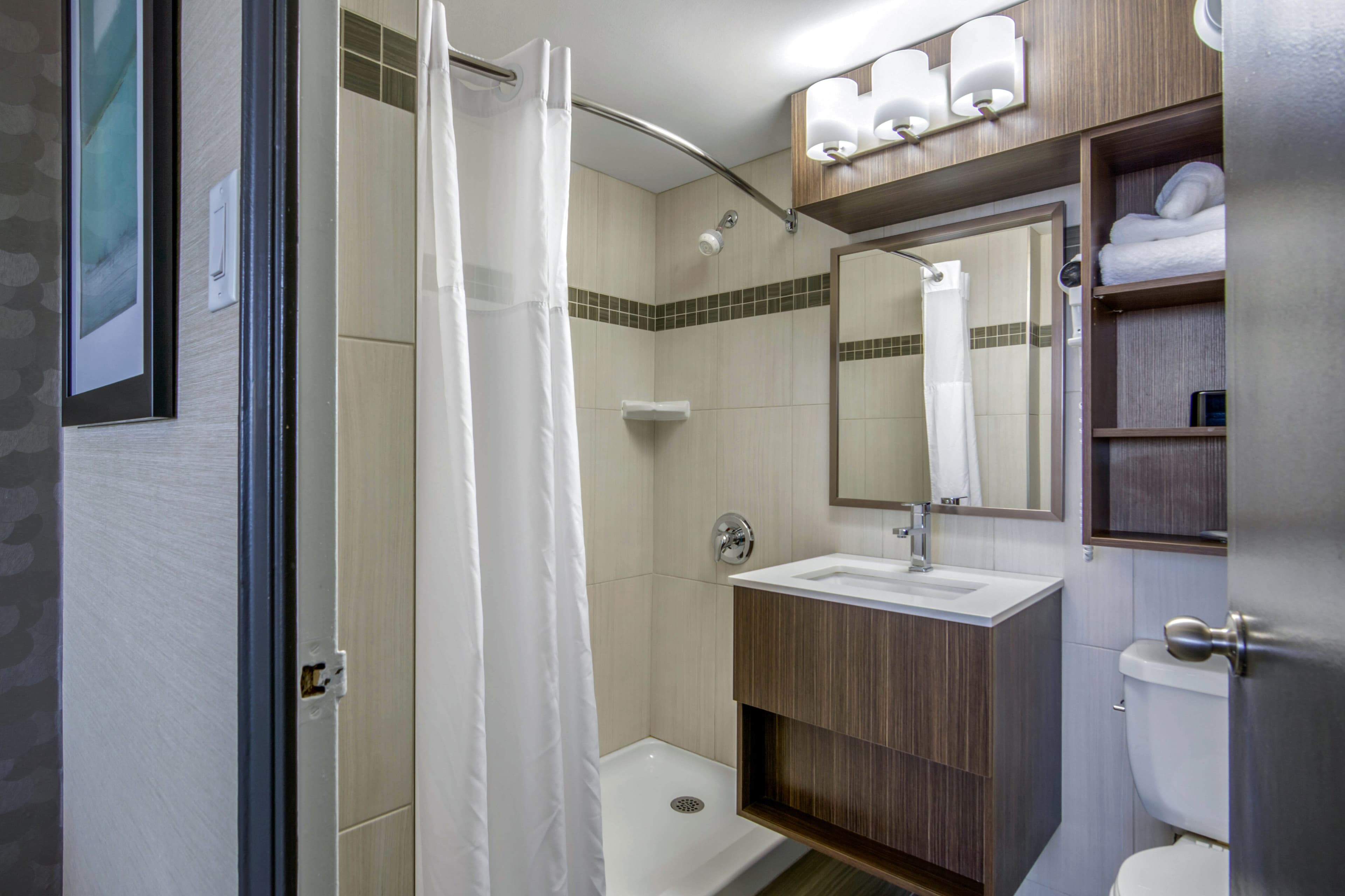 Clarion Hotel — 6